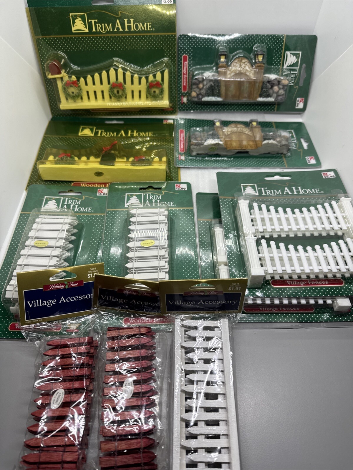 Lot Of Trim A Home Christmas Village Fences, Estate Doors, Wooden Fences Bundle