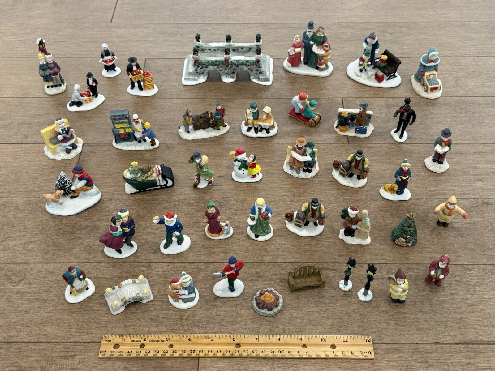 Vintage LEMAX Dept 56 House of Lloyd Figurines Christmas Village Figures Mix Lot