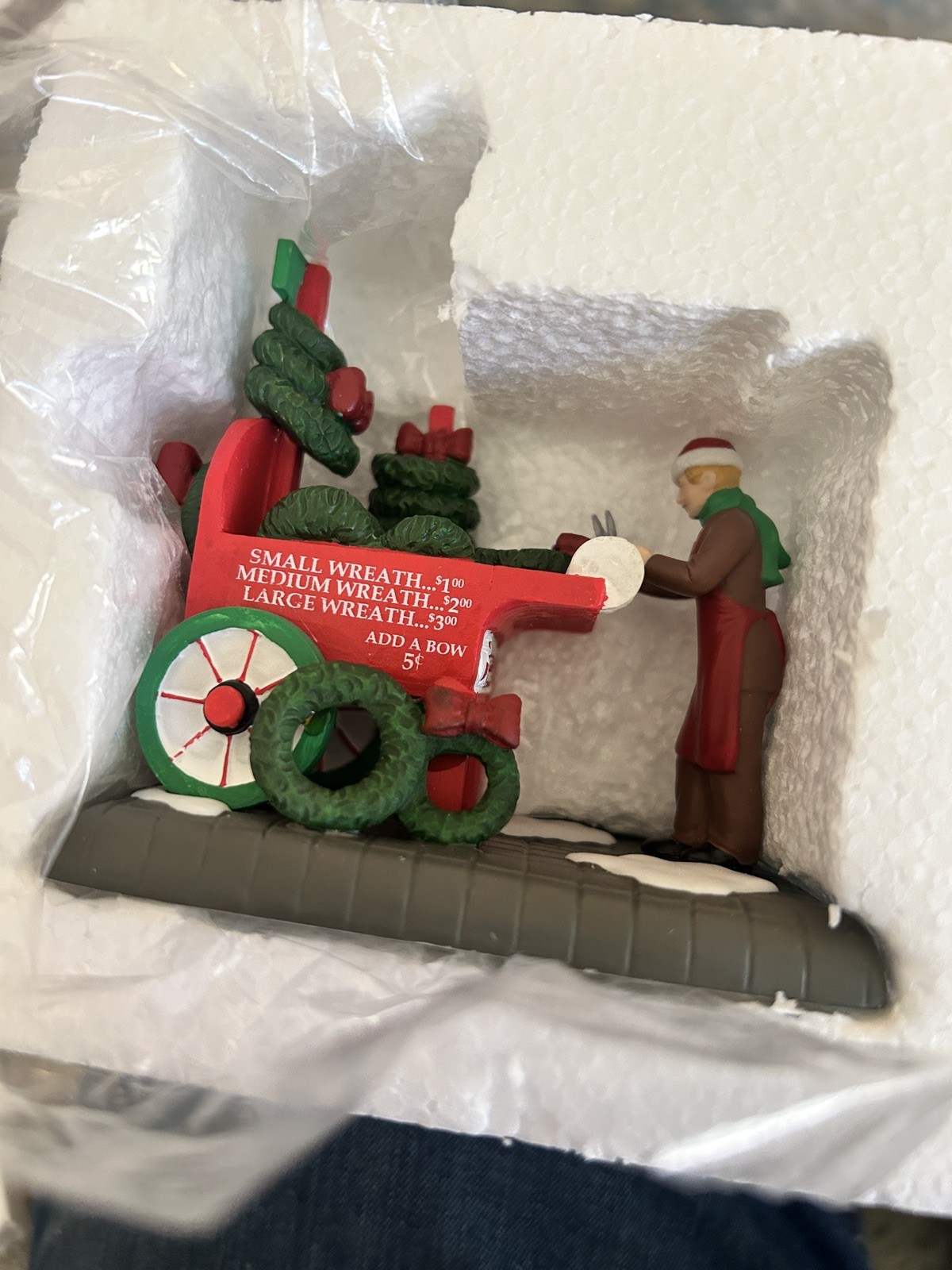 Dept 56 Wreath Seller Christmas In City Series 2011 Retired 4020944