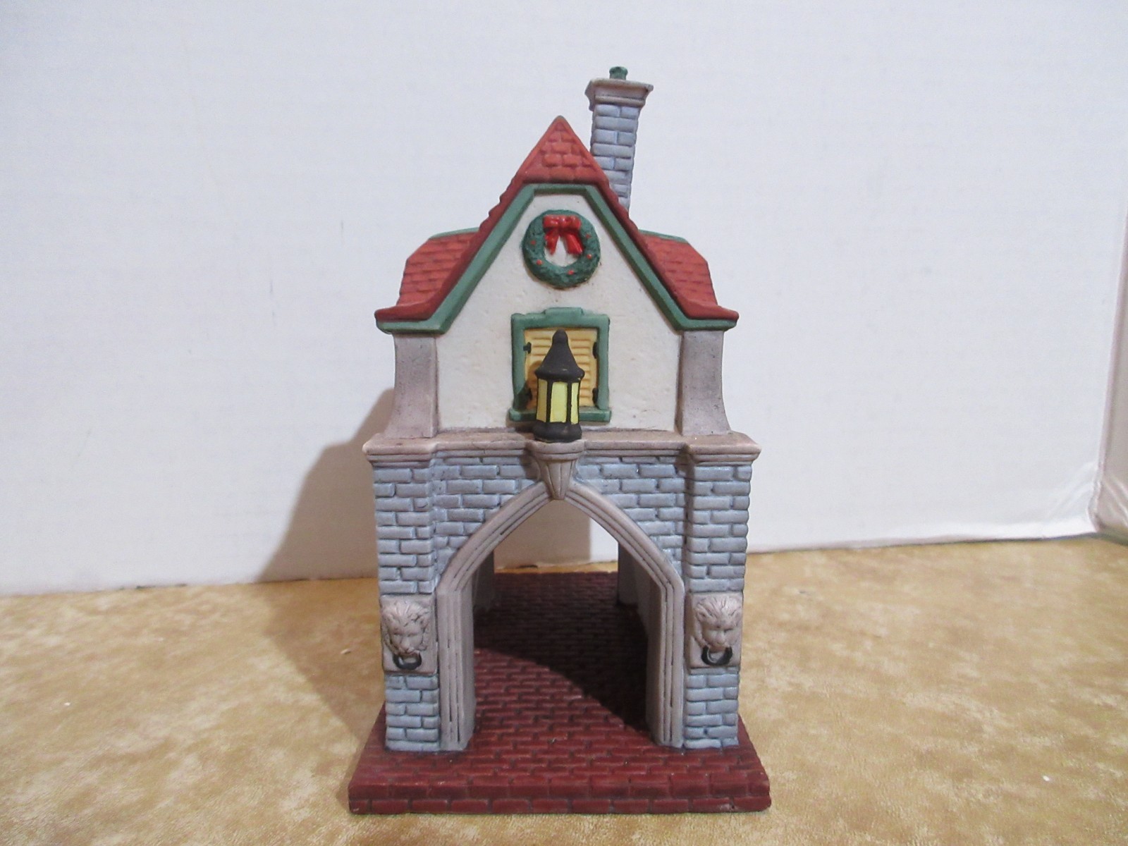 Dept 56 Heritage Village 1992 Gate House & 1989 Kings Road Cab #5581-6