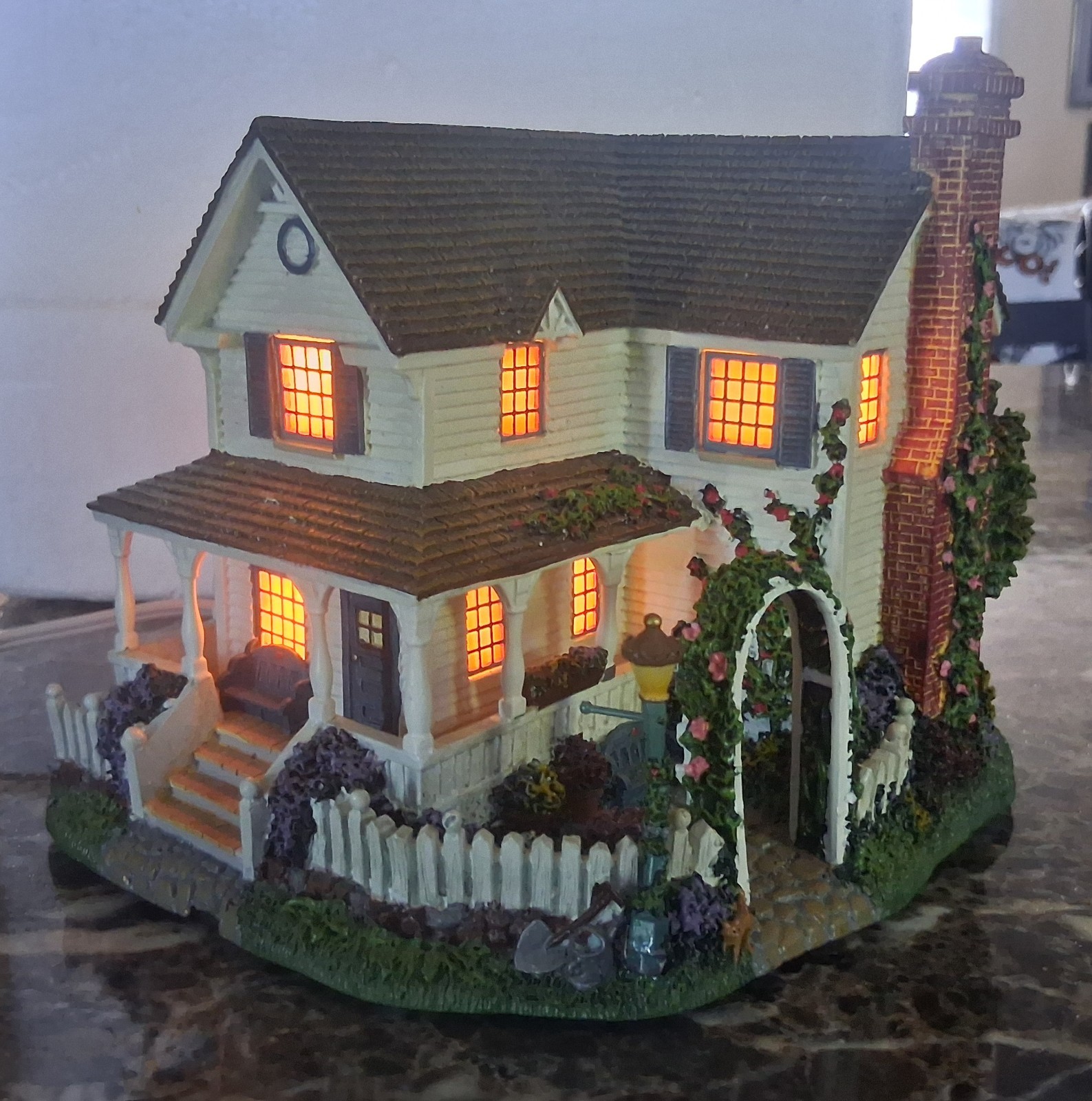 Thomas Kinkade Hawthorne Village House Victorian Garden II Christmas Village