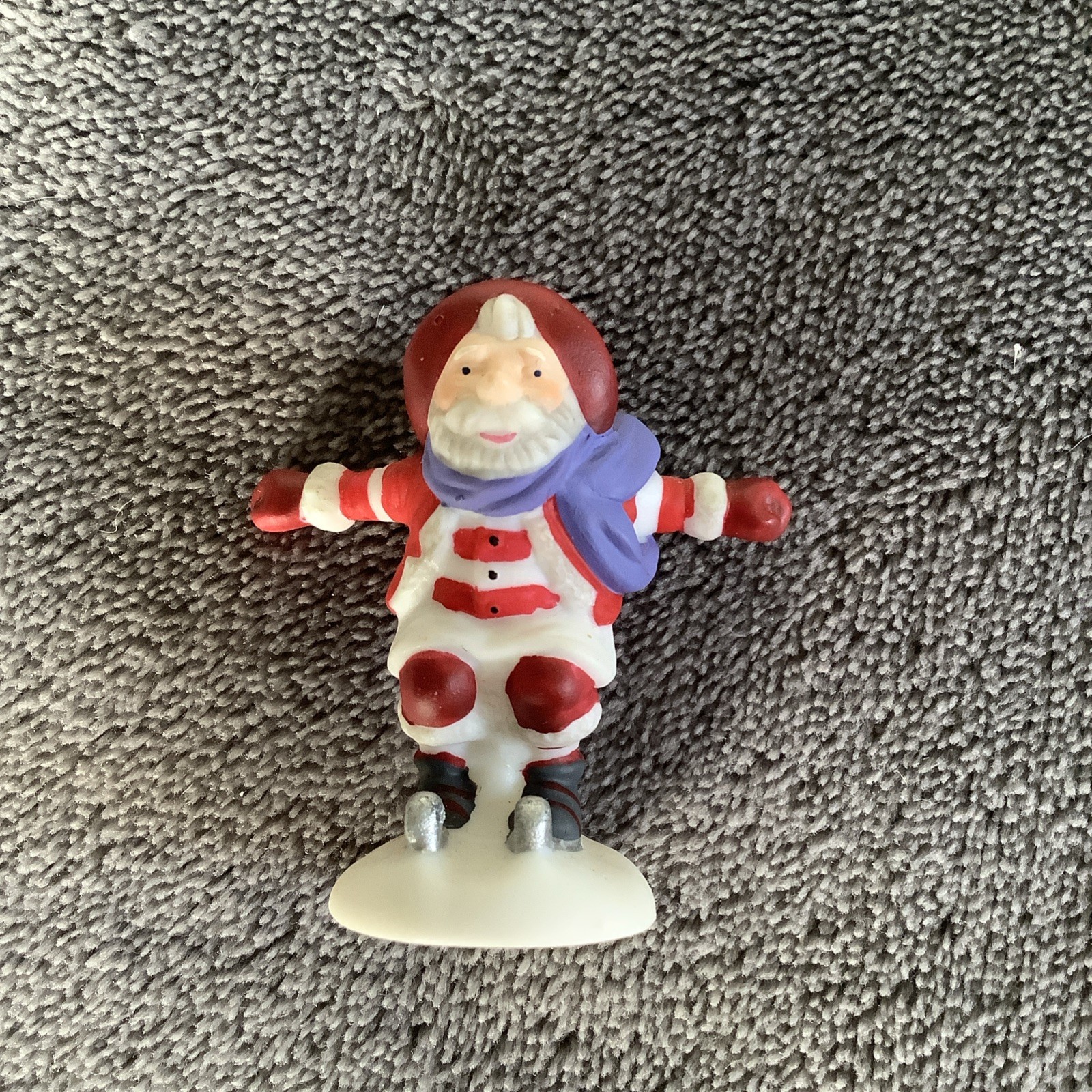 Peppermint Skating Party 56363 Dept 56 Heritage Village Retired 1998