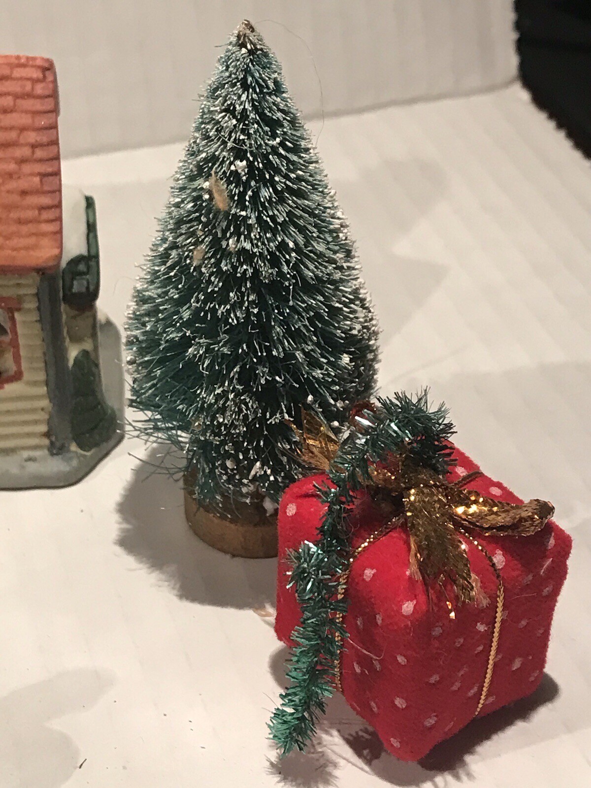 Christmas Winter Village Miniature Barn Church House With Pigs Cow+ VTG