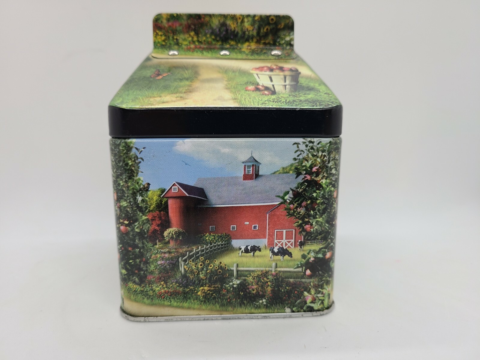 Metal Box Farm Scene’s, Cow, Barn, apples, Farm Life