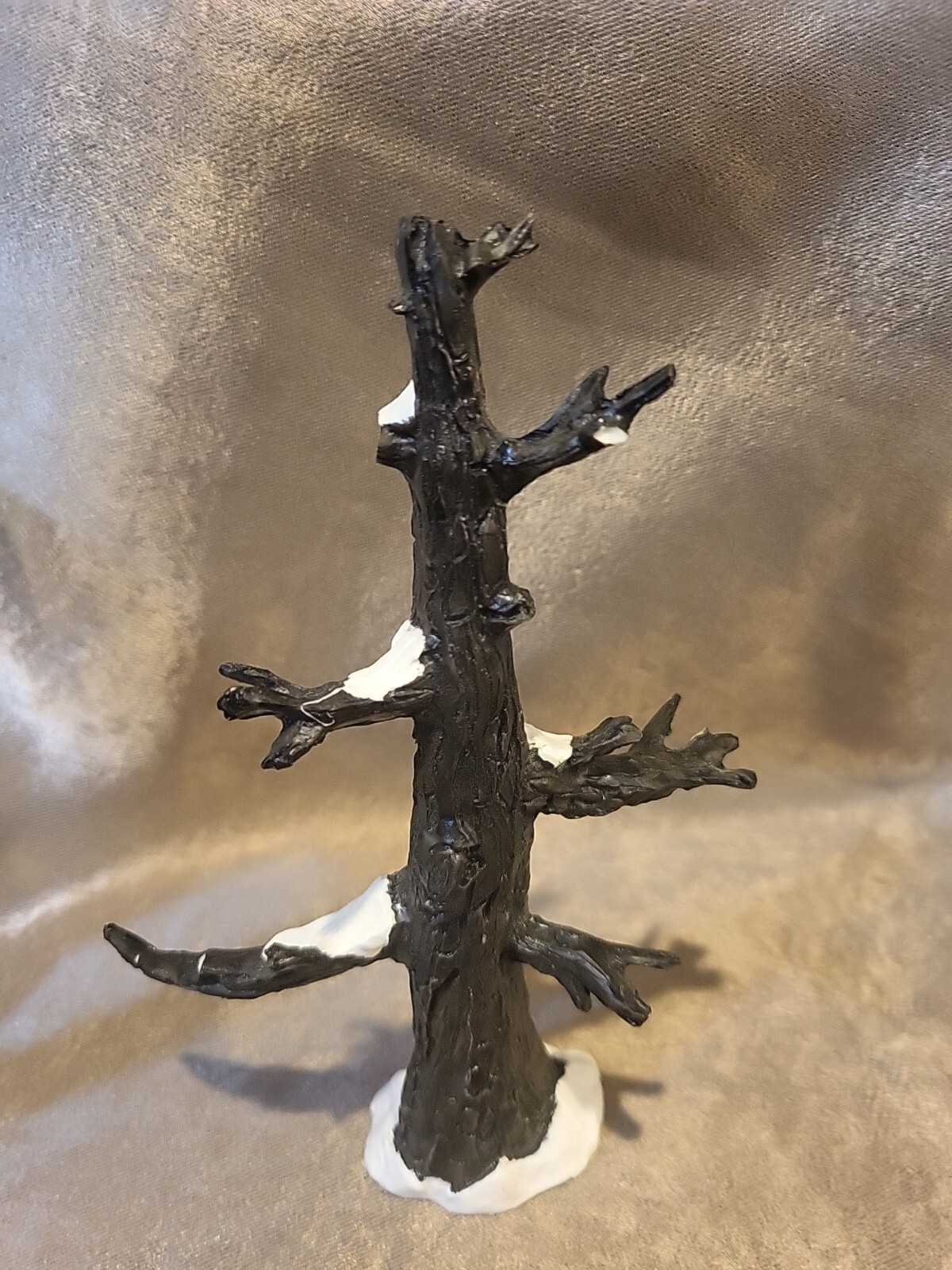 Noma Dickensville Collectables 7.5″ Resin Poly Oak Tree Christmas Tree FLAW