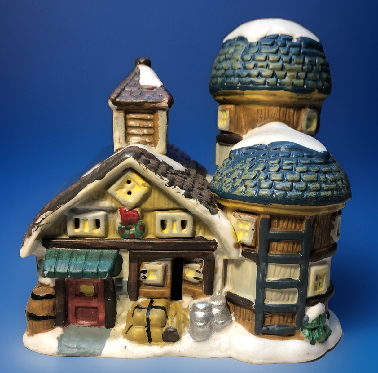 ￼Christmas Village/ Barn With Silos
