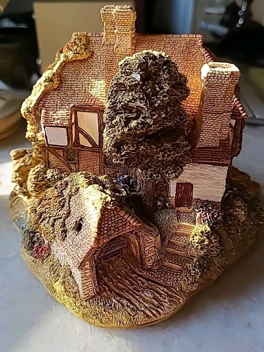 Frazer Creations Wealden House Miniature United Kingdom Heavy/Large Miniature