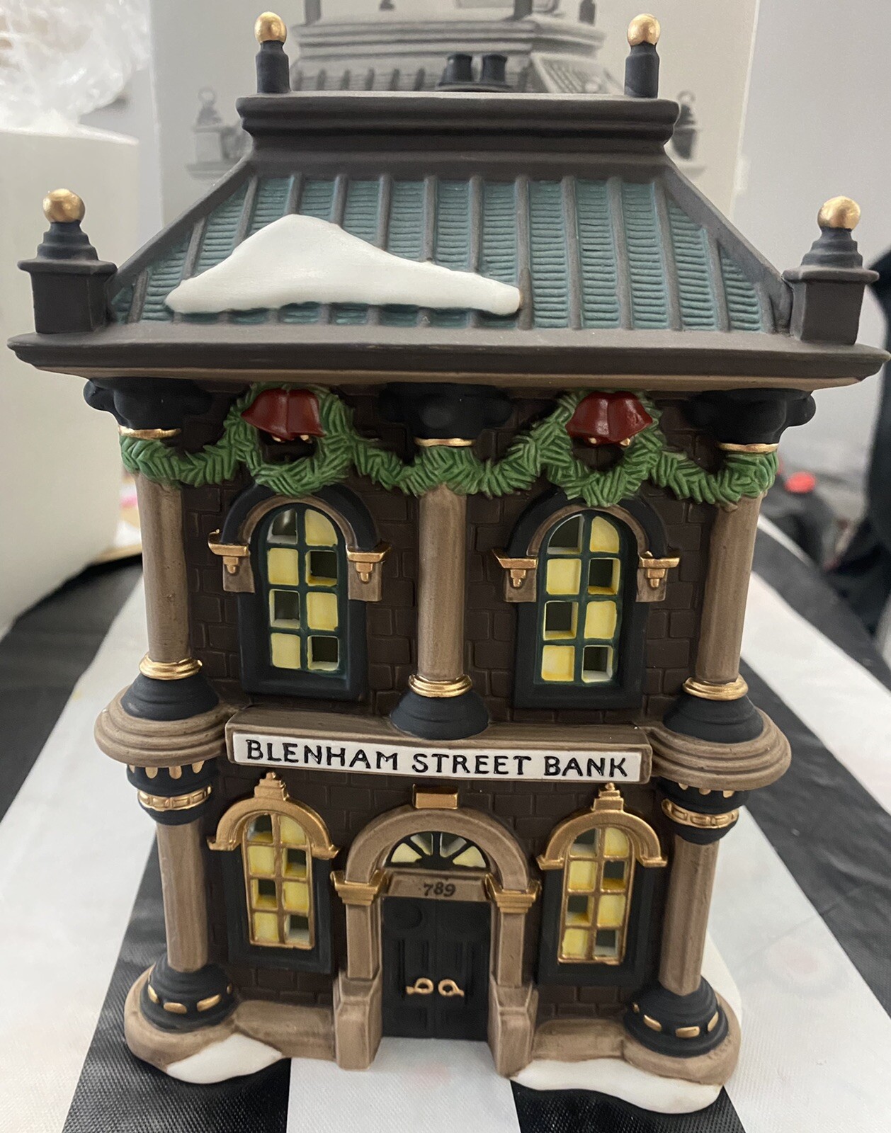 Dept 56 Dickens’ Village Blenham Street Bank #58330 Retired Heritage Village