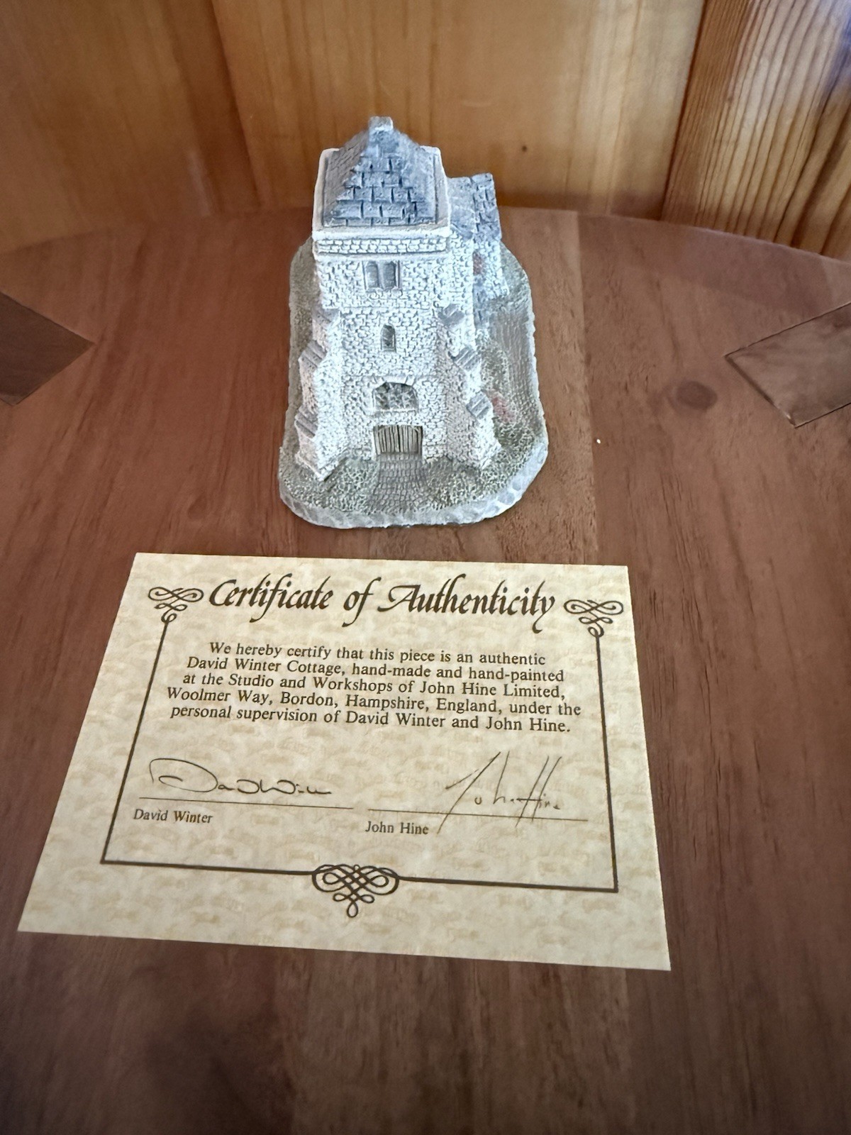 David Winter Cottages St. Georges Church Hand Painted Made in England with COA!