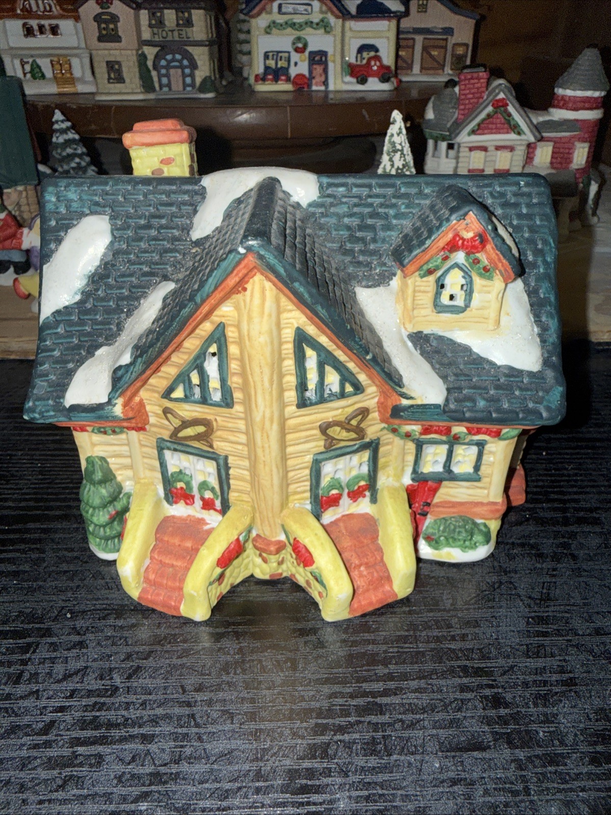 Santa’s Best SYA Thailand Lighted Christmas House
