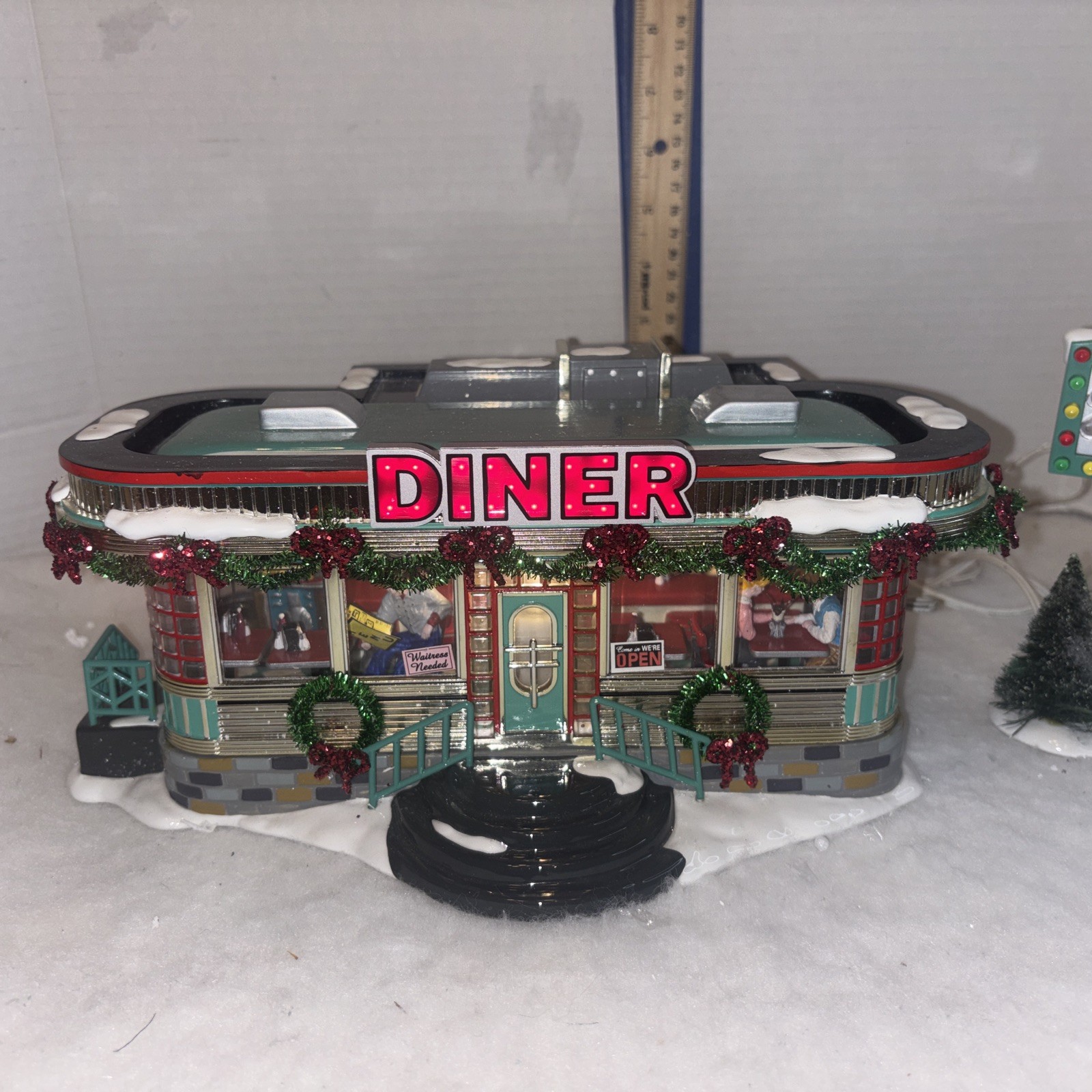 Dept. 56 The Original Snow Village Shelly’s Diner No. 55008 2 Piece Set Working