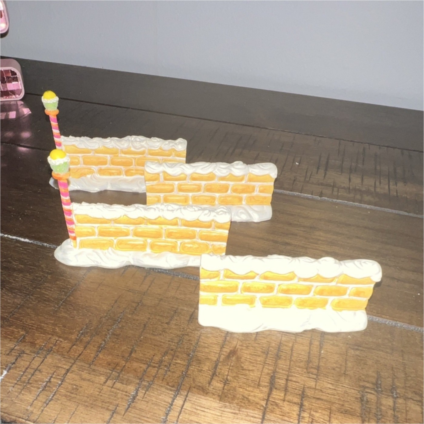 Lemax Brick Wall Christmas Village Accessory Set of 4 Yellow White Pink