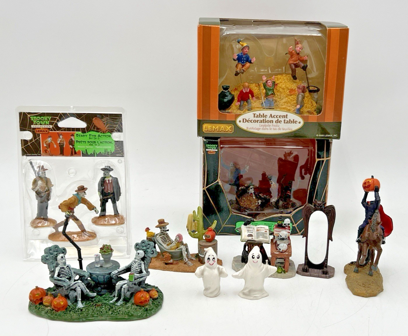 LEMAX SPOOKY TOWN PIRATES TREASURE CHEST, HEADLESS HORSEMAN SKELETONS, LEAF PILE
