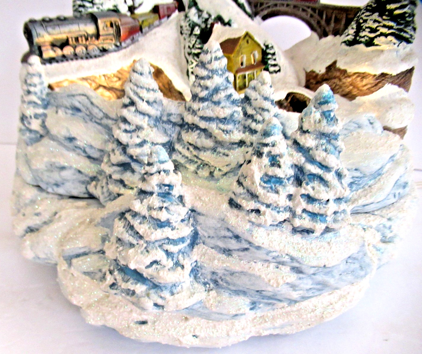 TAMPA BAY MOLD “LIGHTED 3-PIECE MOUNTAIN / TRAIN” ~ ** (8.5″ TALL) ** RARE !!!