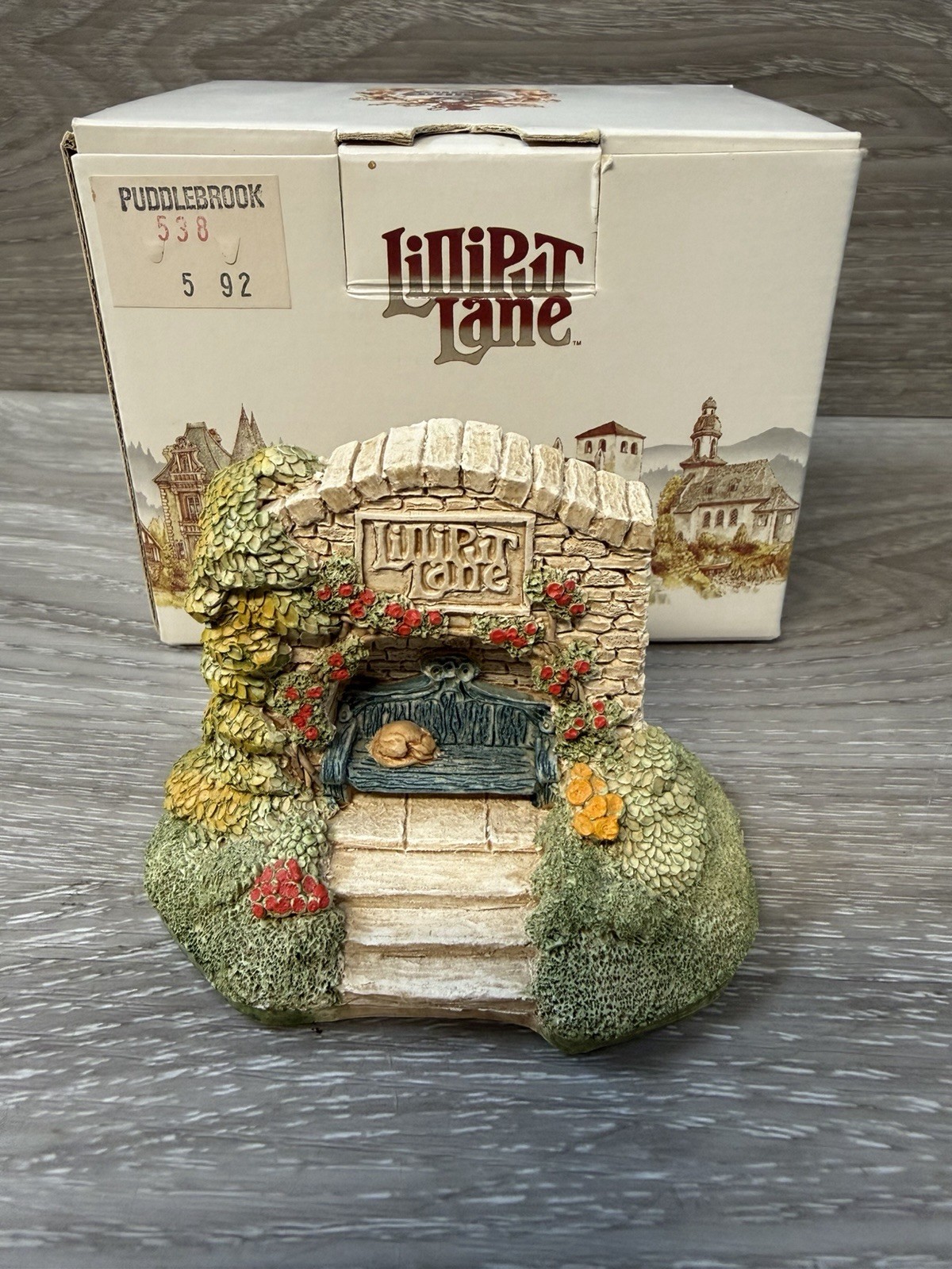 Lilliput Lane Cosy Corner Collectors 1990 British Style Hand Painted Resin House