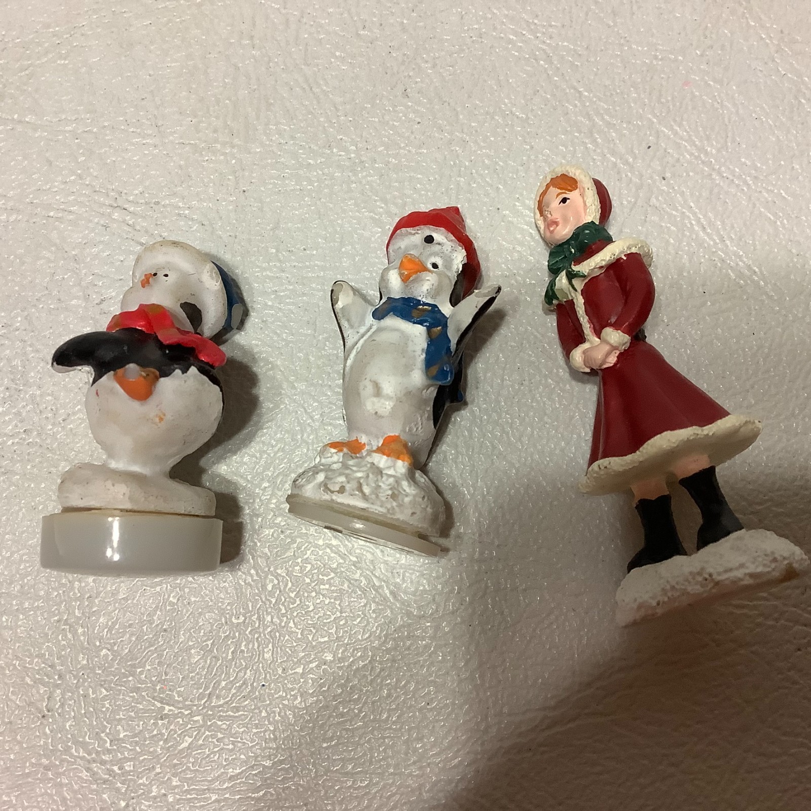 Lot of 3 Unbranded Skaters People Christmas Village Replacement 1.5″ Tall Winter