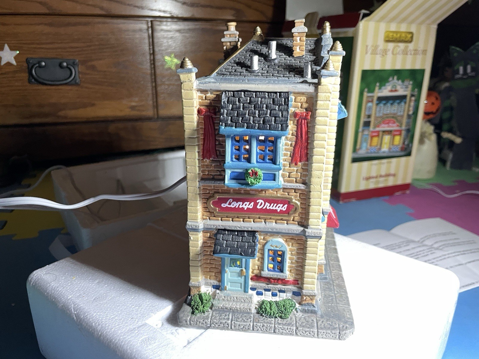 Lemax Longs Drugs Store 2008 Lighted Holiday Village Building Christmas Holiday