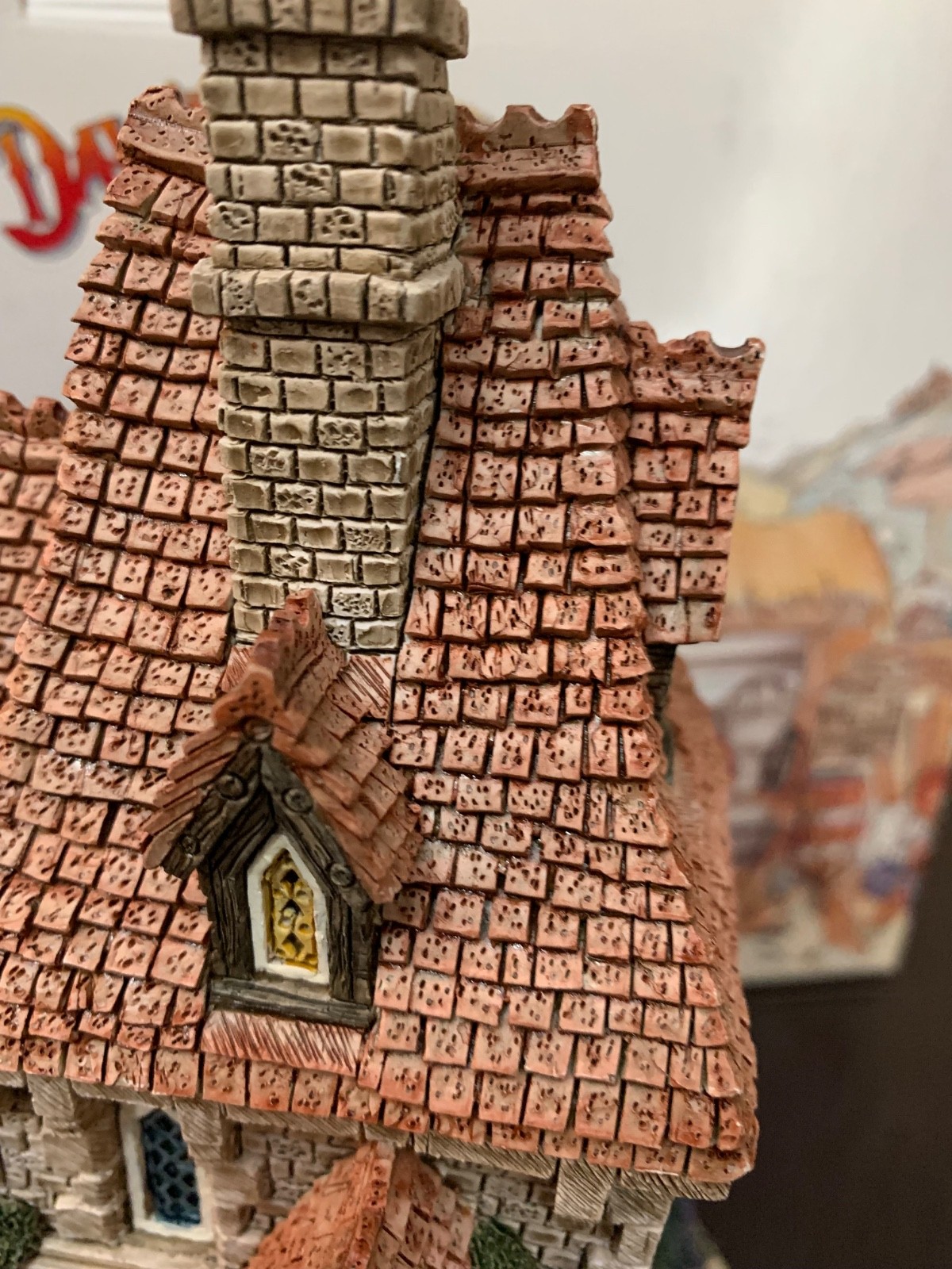 David Winter House of Usher British Hand made and Hand Painted D1035 1997