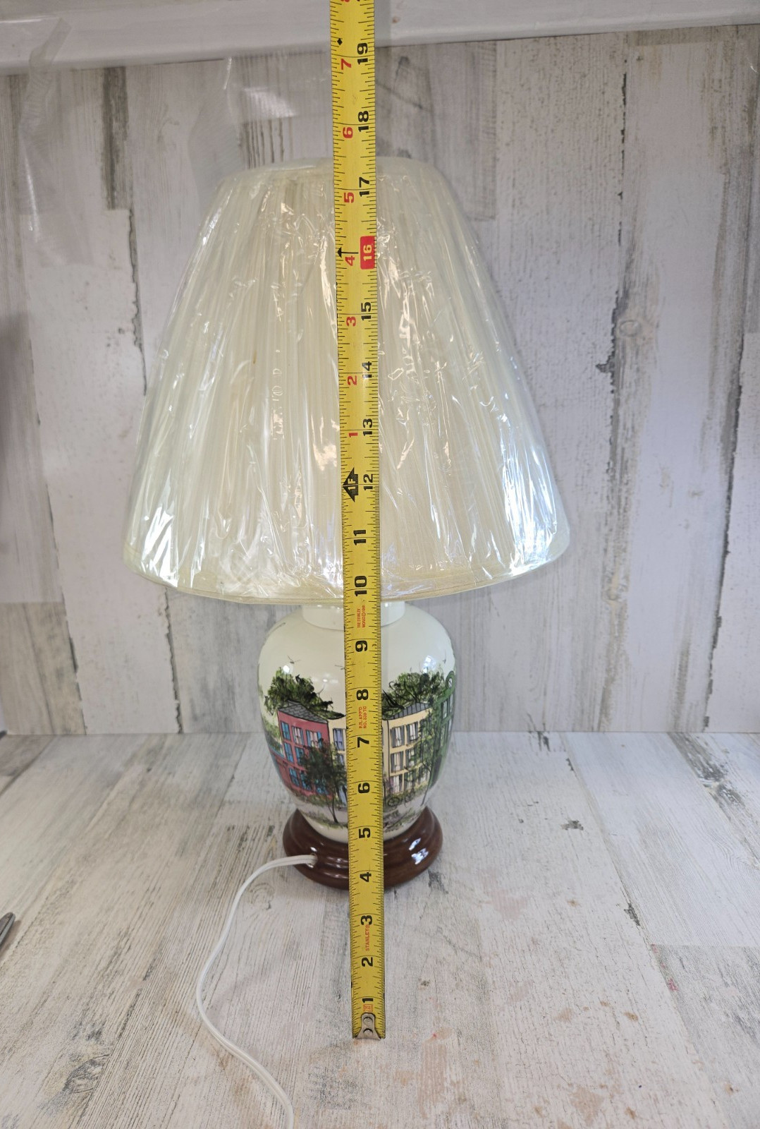 Shelia’s Collectibles Lamp and Shade Rainbow Row 2005 Limited Ed 11,806 RARE
