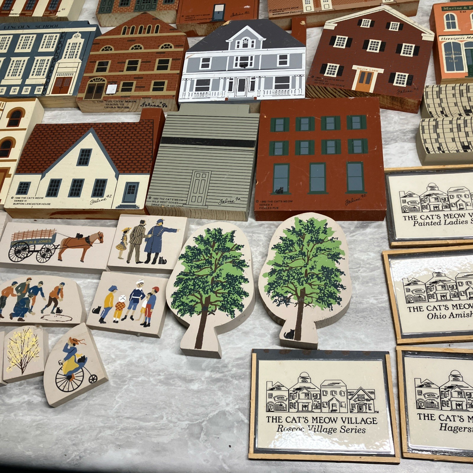 Lot of 90 Pcs The Cat’s Meow Village Collectibles Faline Wooden Houses 80 – 90’s