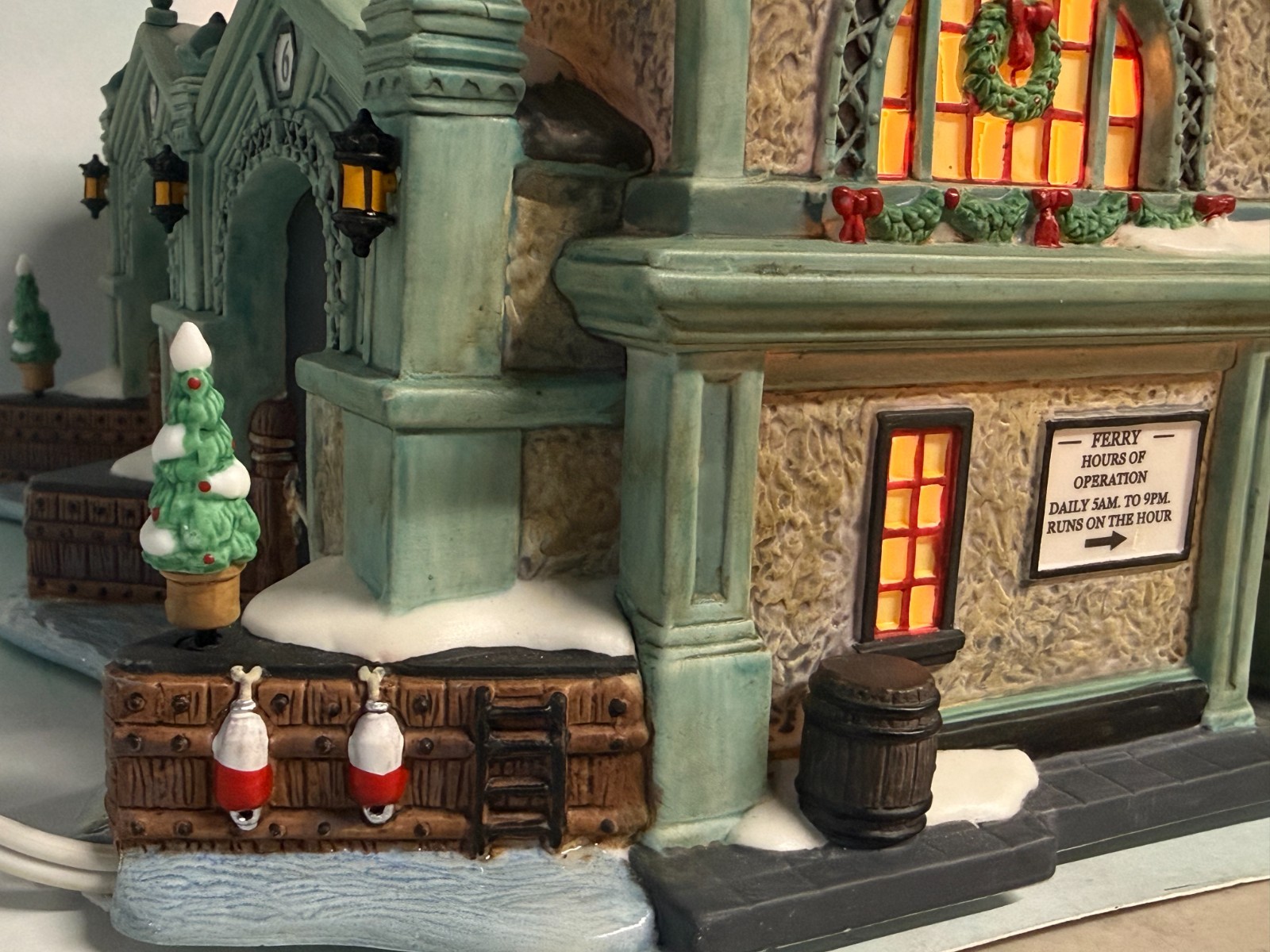 DEPT 56 CHRISTMAS IN CITY- EAST HARBOR FERRY TERMINAL 59254 COLLECTOR’S EDITION