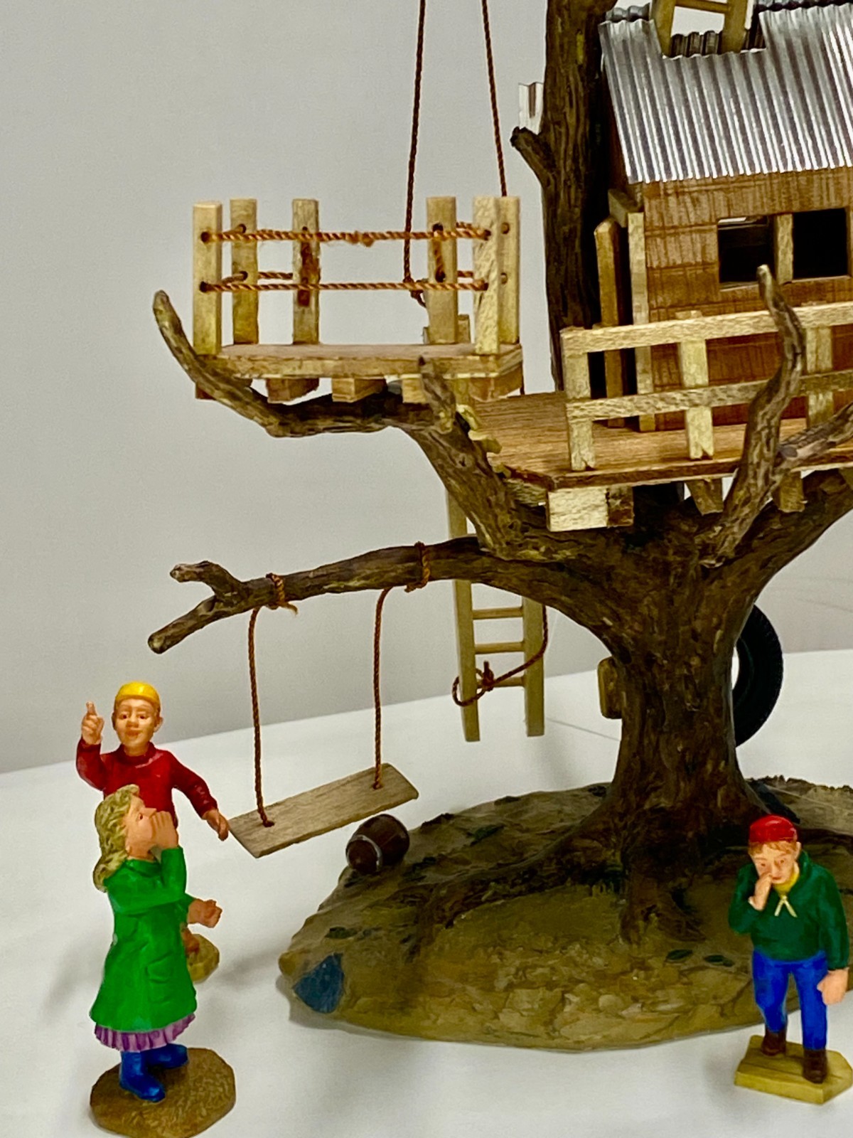 Lemax Village Collection Steven’s Hideout Treehouse 2000