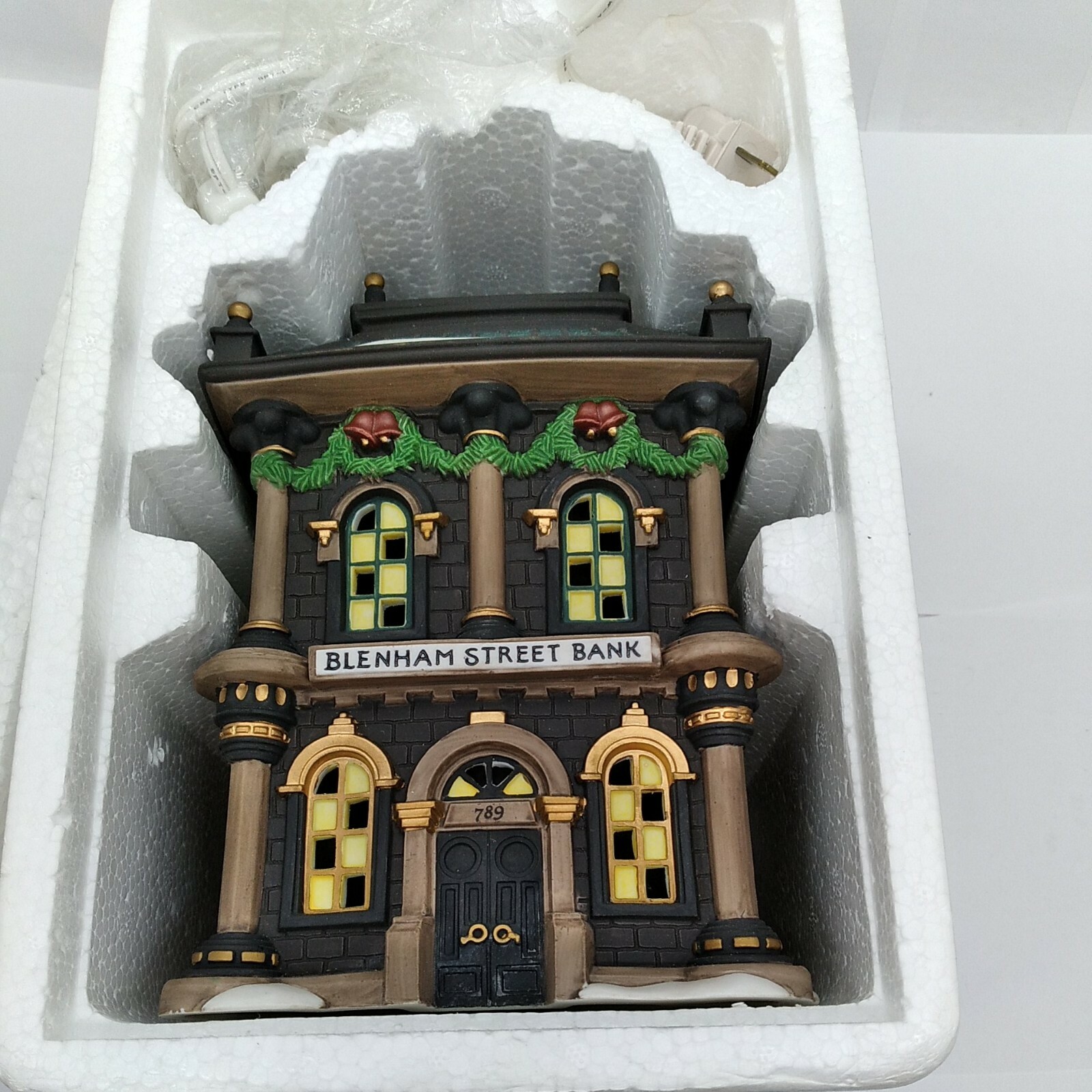Dept 56 Dickens Village Blenham Street Bank 58330 with Box
