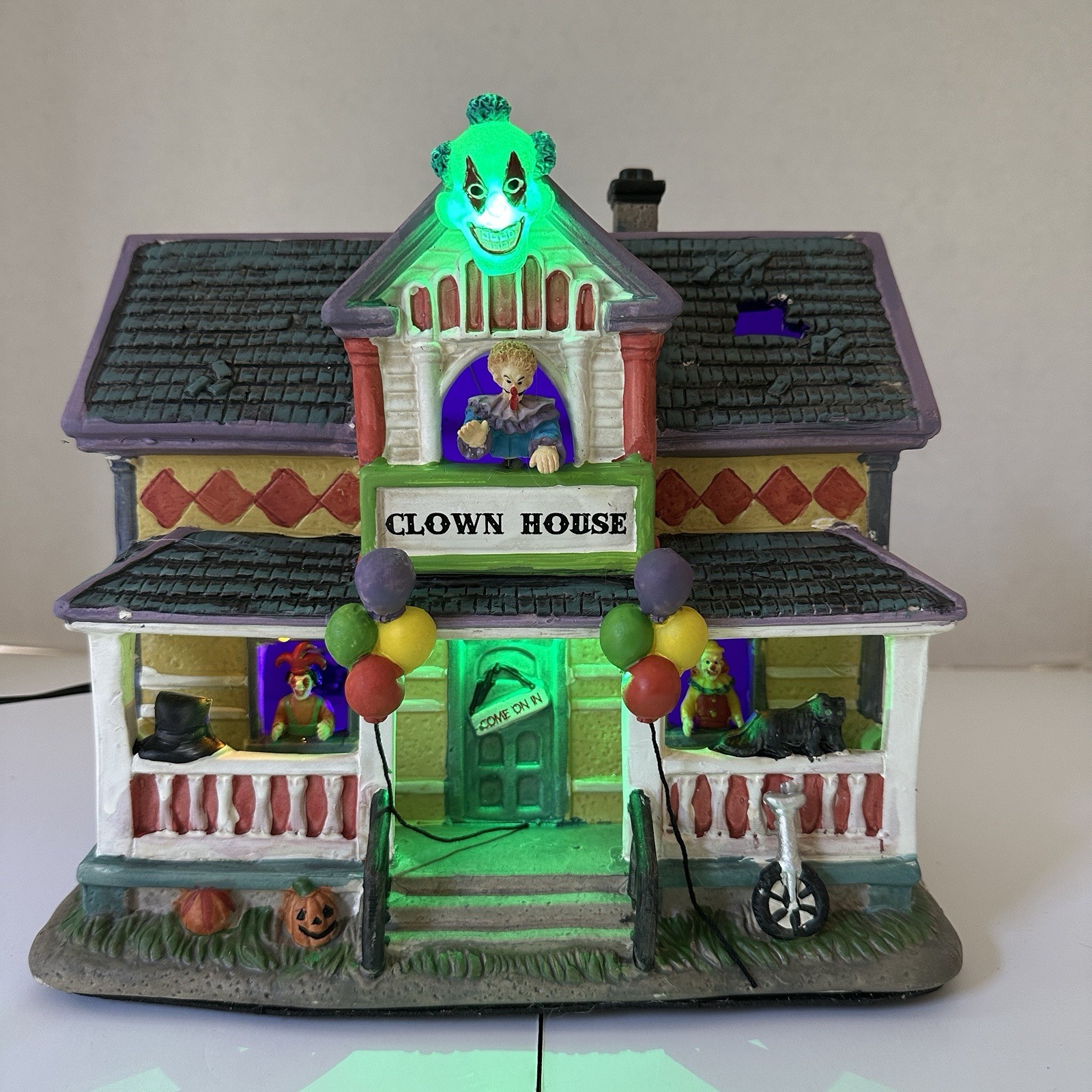 9″ Porcelain Prelit LED Musical Clown House Tabletop Halloween Village Decor