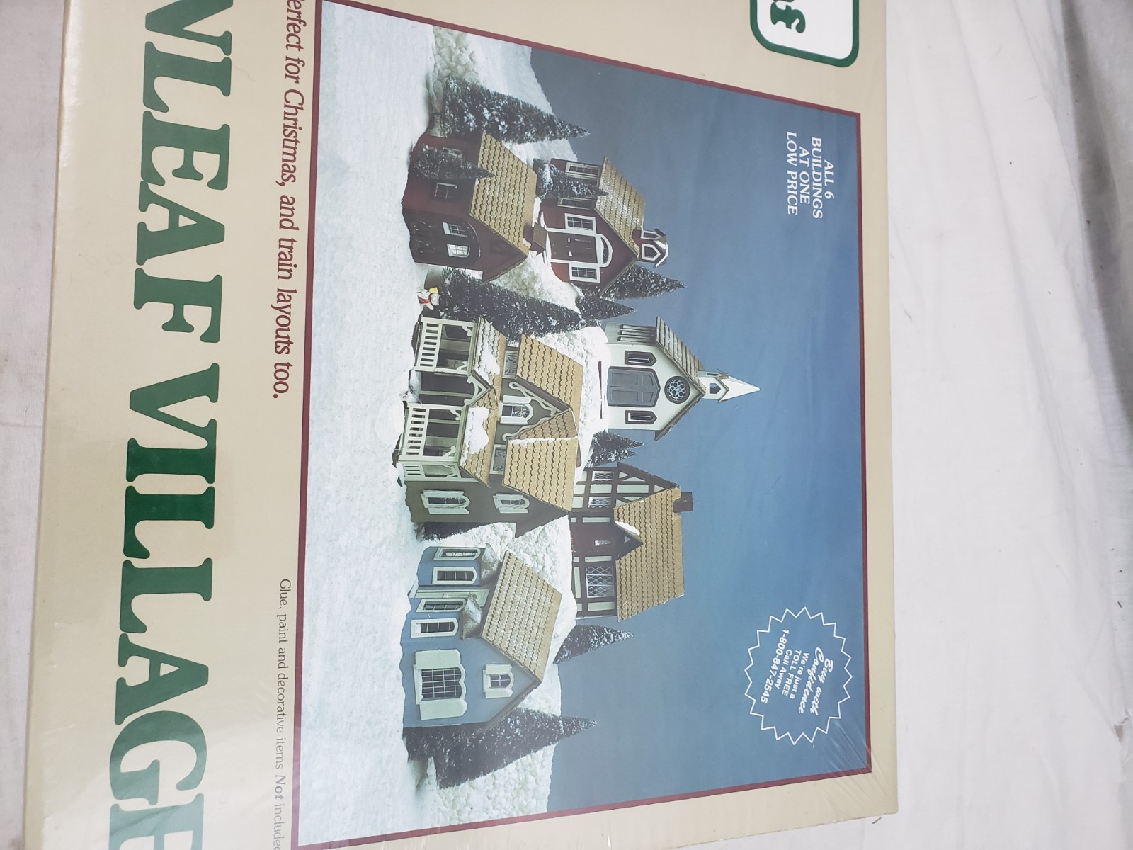 NEW VTG THE GREENLEAF VILLAGE 6 BUILDINGS 1983 NEW YORK WOODEN #8016