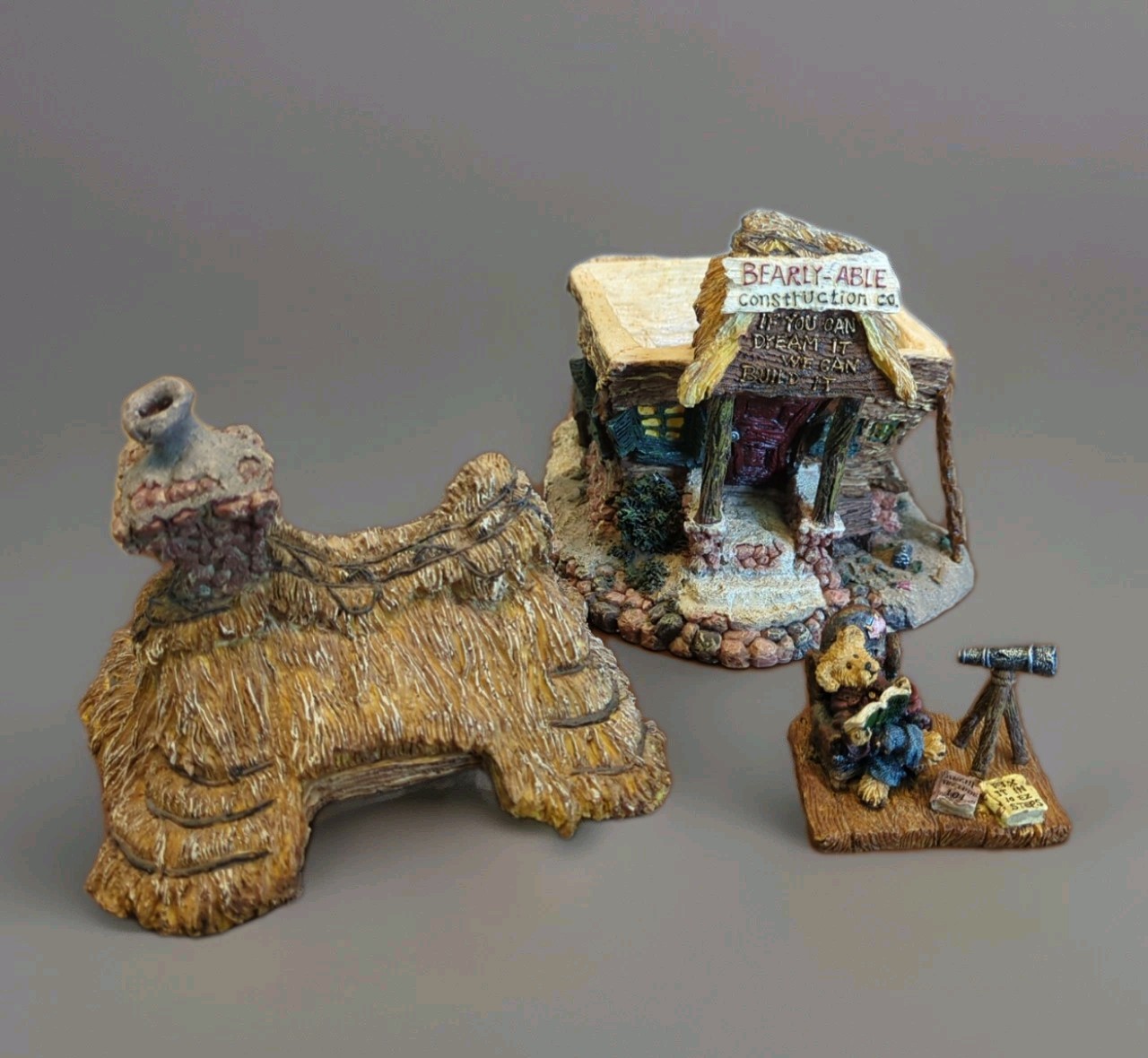 Boyds Town Village “Matthew’s Bungalow” Bearly-able Construction Co. Figurine