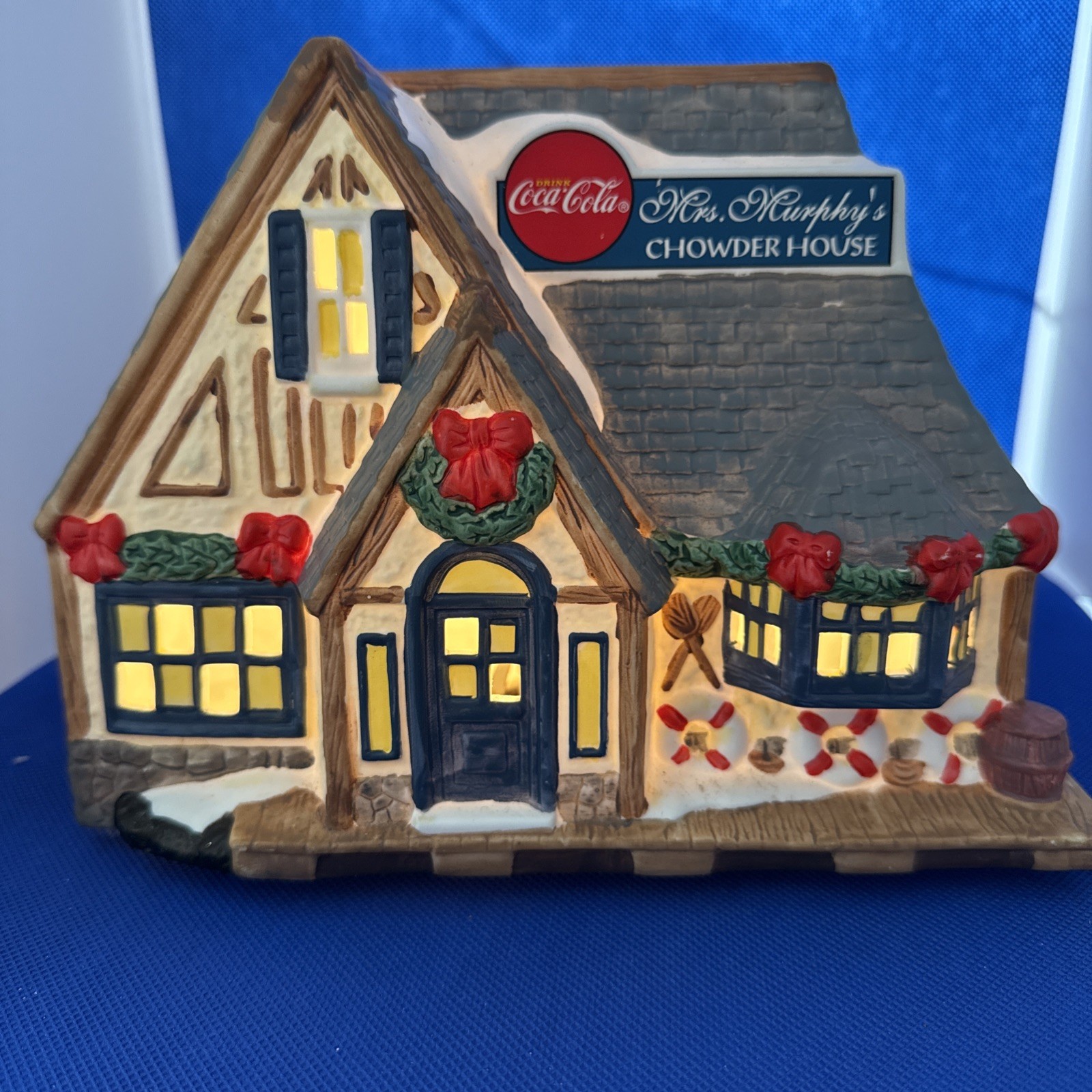Coca Cola Town Square Collection Mrs Murphys Chowder House Light Up Christmas 97