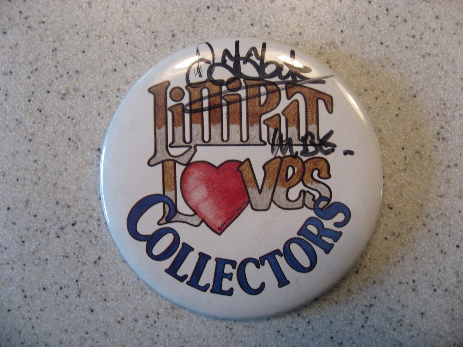 Lilliput Lane Lilliput Loves Collectors 3″ Button Pin Signed by David Tate MBE