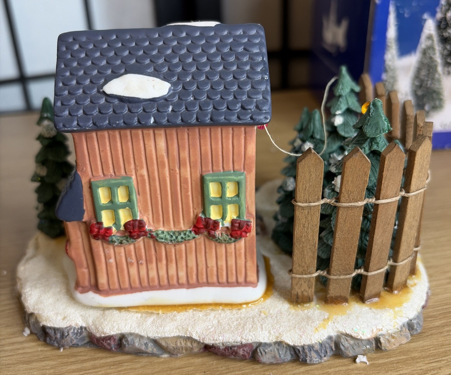 Cobblestone Corners Christmas Village Tree Seller In Original Box. Repaired