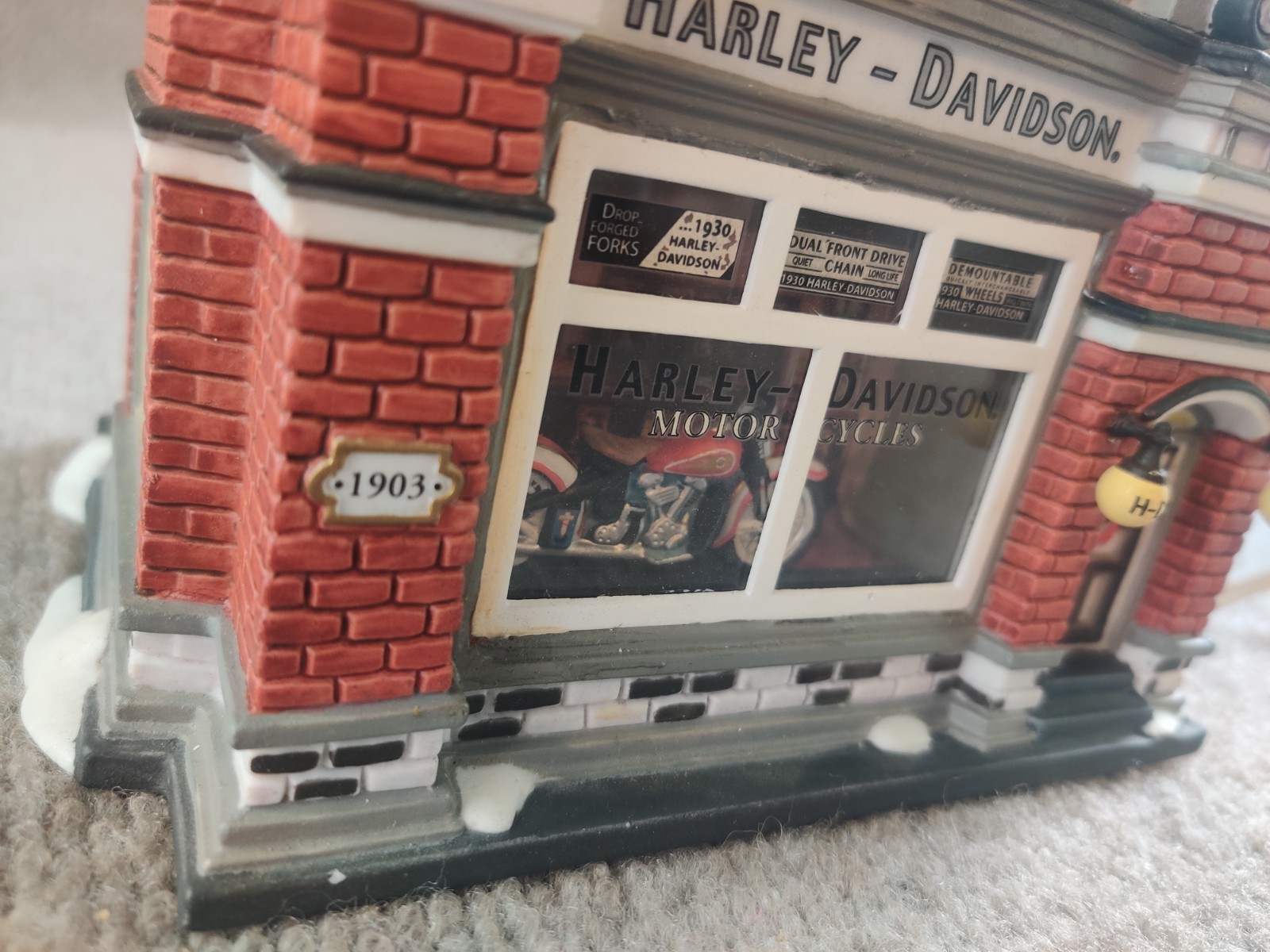 Department 56 Harley Davidson City Dealership Snow Village 59202 Lights Up