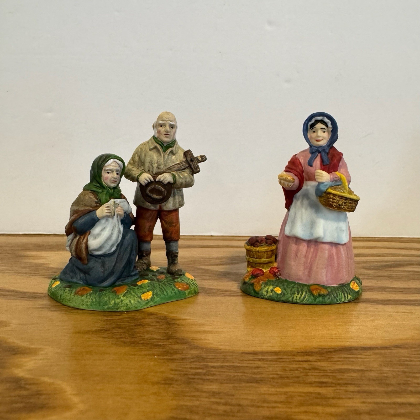 Department 56 BEGGING FOR SOUL CAKES Dickens Village All Hallows Eve #58412 Dept