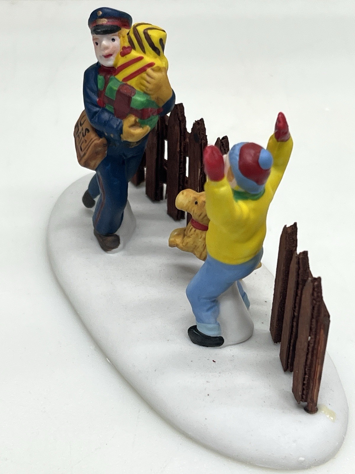 LEMAX “Presents For Pete” Village Accessory In Original Box 1998 Caldor