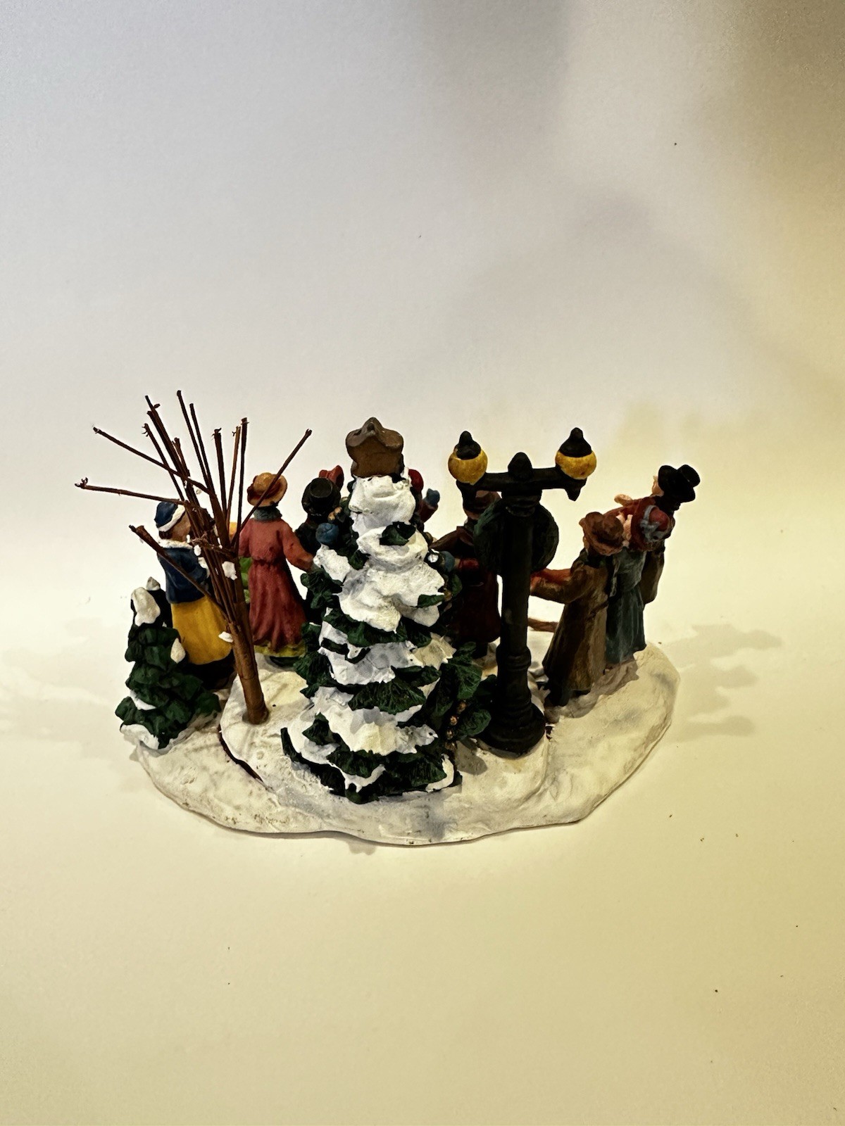 2007 Holiday Inspirations Towne Series House Accessory – Carolers