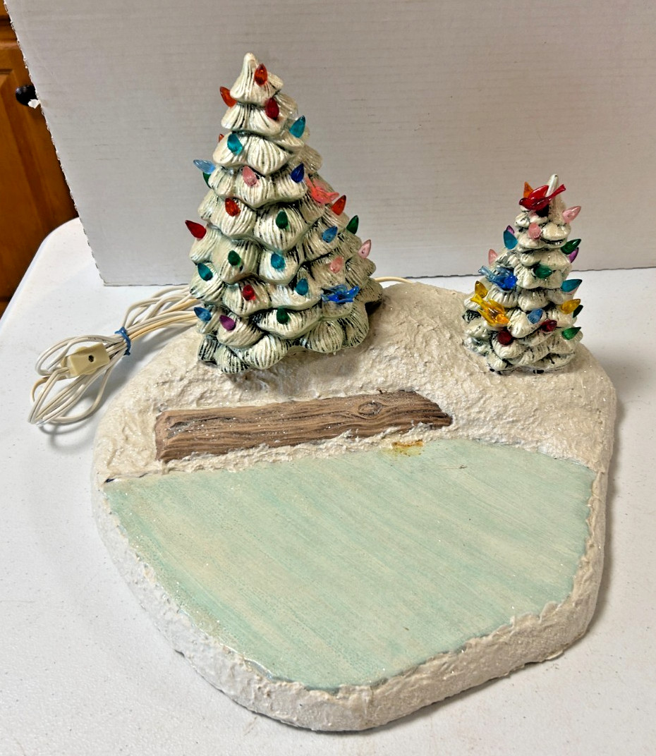 Vintage Macky Mold Large Lighted Christmas Trees Ice Skating Pond Scene 1980 14″