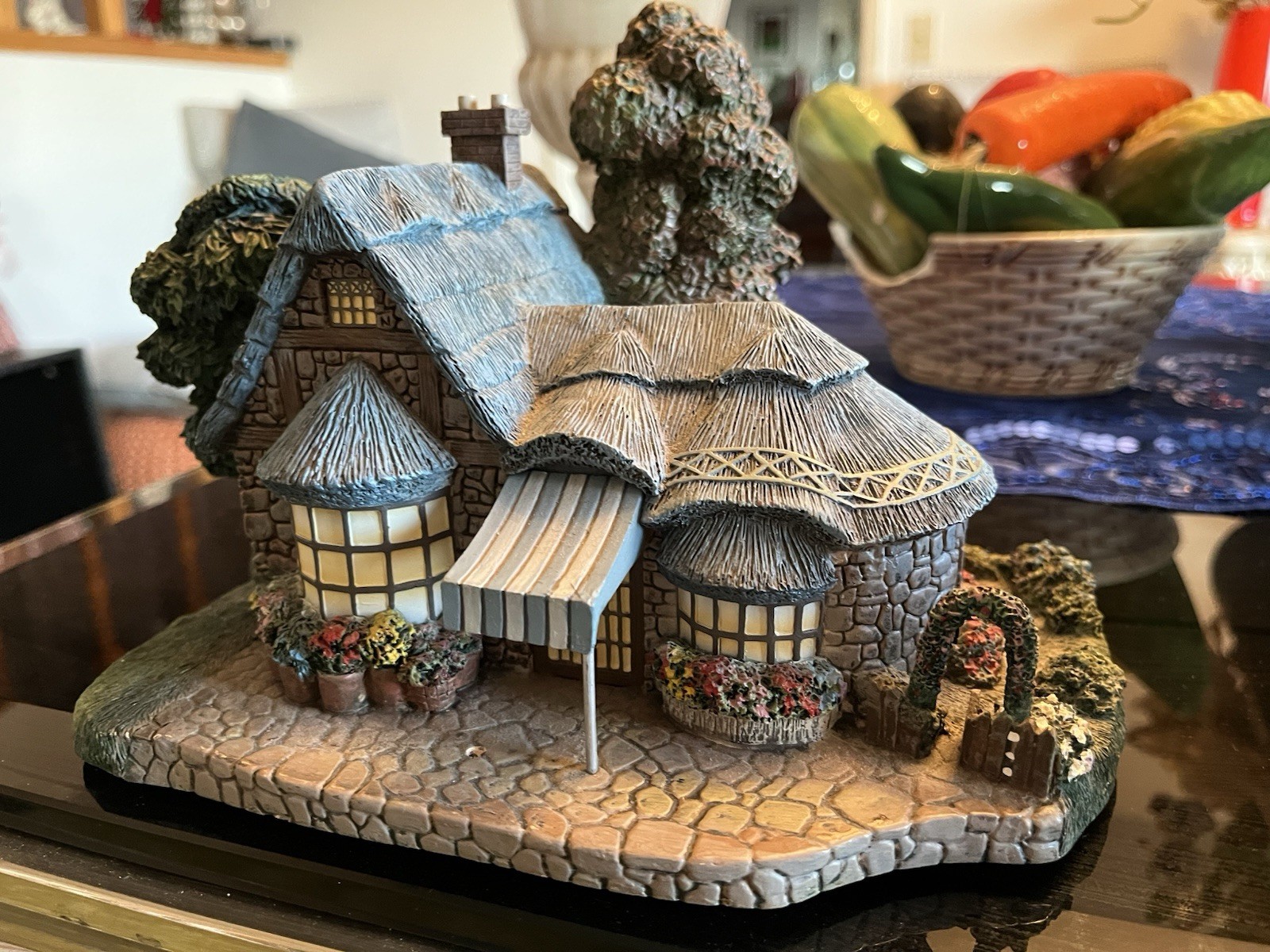 Thomas Kinkade Hawthorne Village Lamplight Village 6 Pc House Set w/o Lights