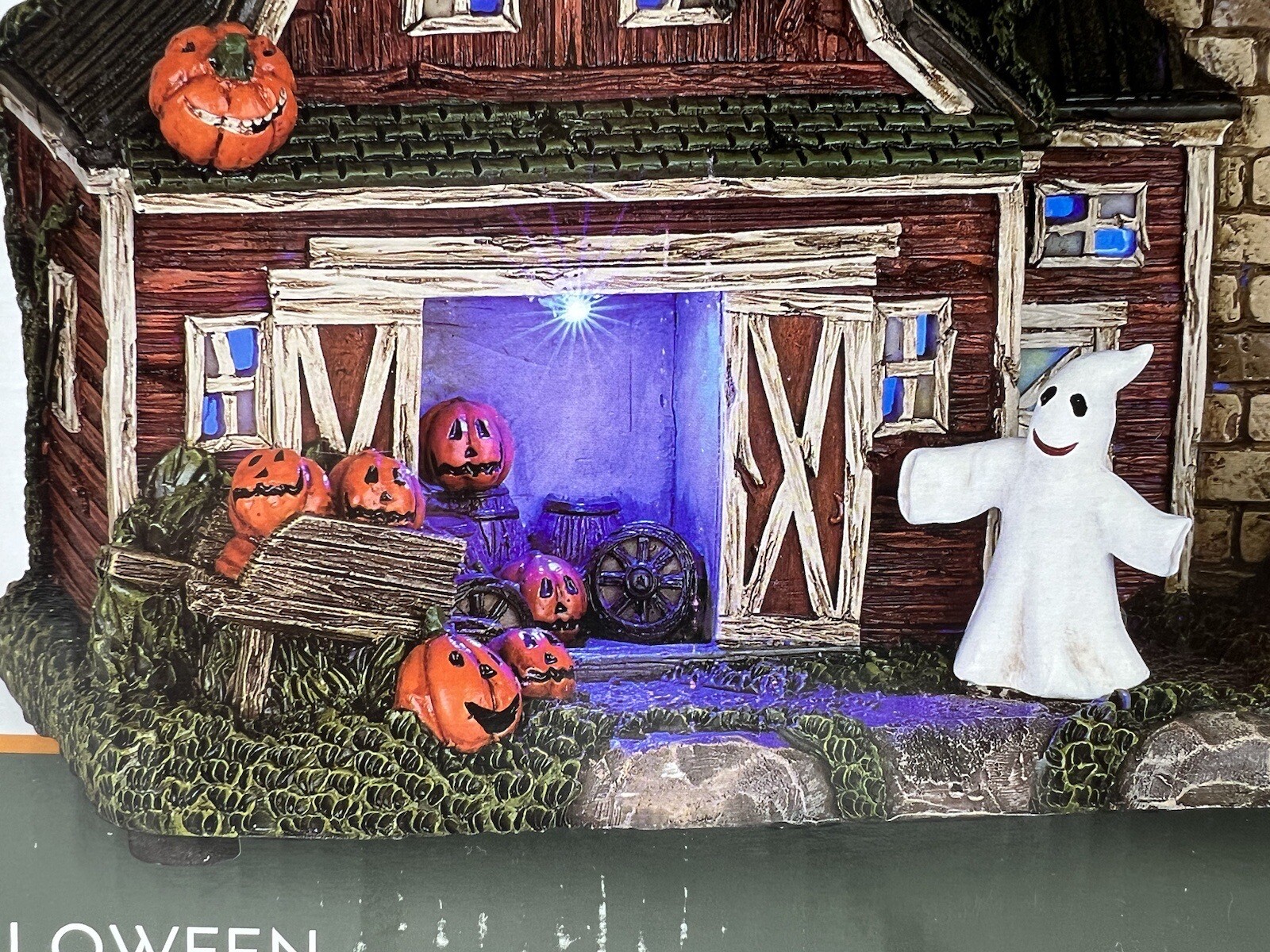 Pumpkin Hollow HALLOWEEN BARN Musical LED Lighted Building Indoor Decor NEW