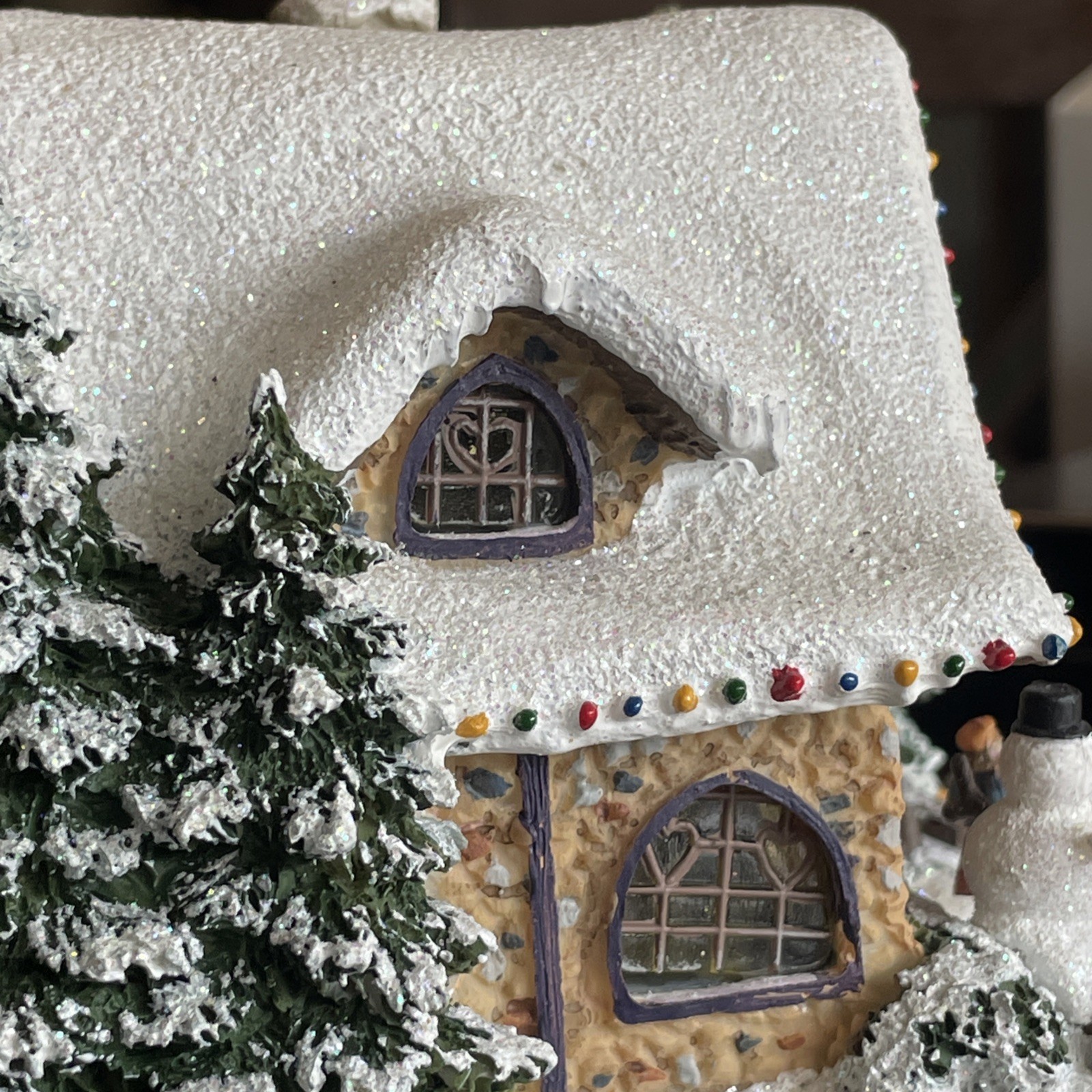 2006 Thomas Kinkade Christmas Village Sweetheart Cottage Teleflora Works