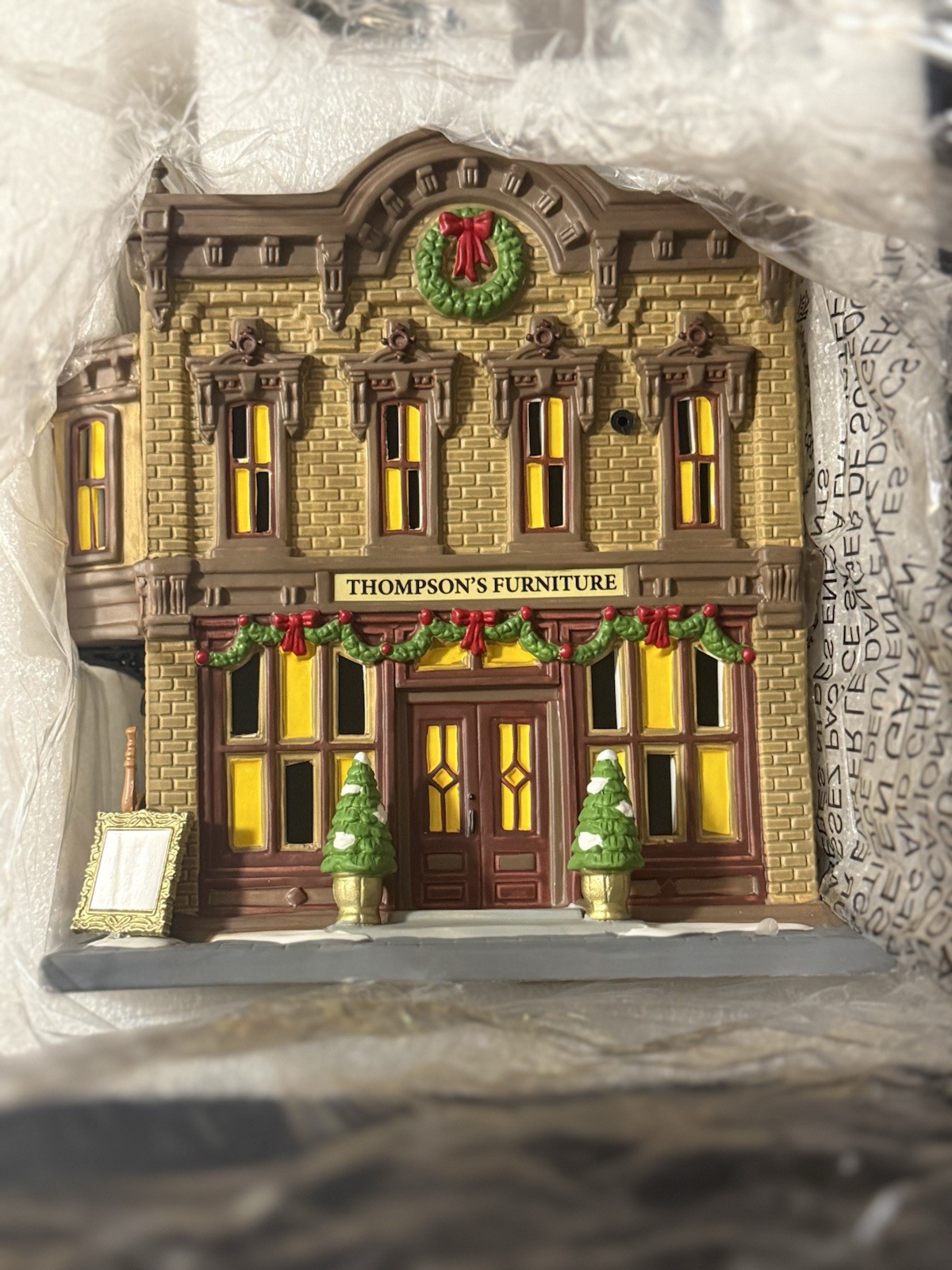 Department 56 Thompson Furniture New Never Displayed Christmas In The City