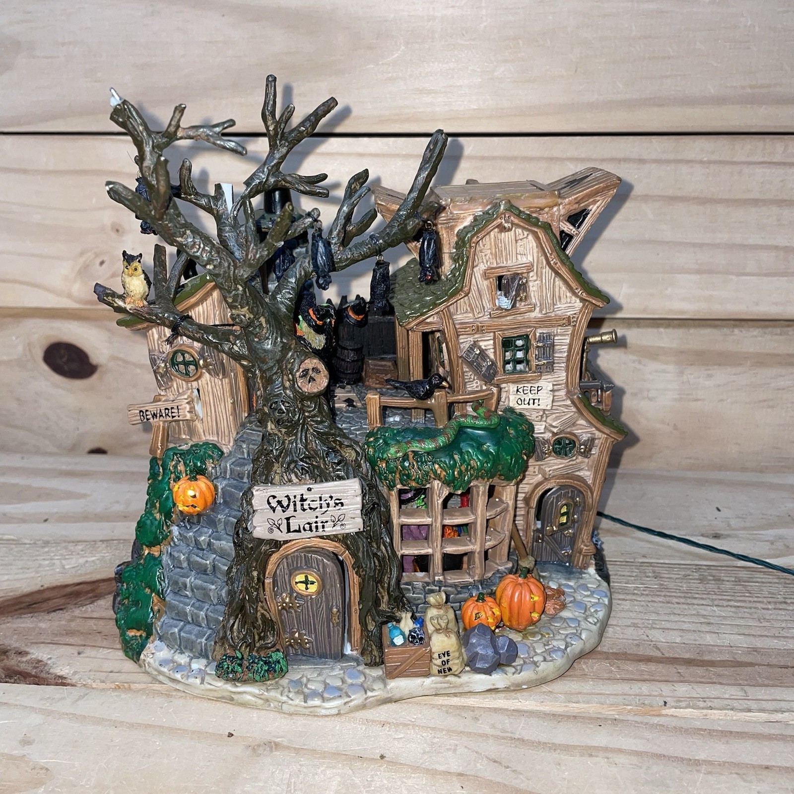 Chipped Lemax Spooky Town Witch’s Lair Lighted Musical Halloween House 45003