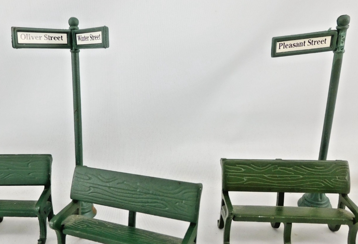Dept 56 5 Pc Lot of 3 Green Metal Park Benches AND 2 Street Signs Vtg Taiwan ROC