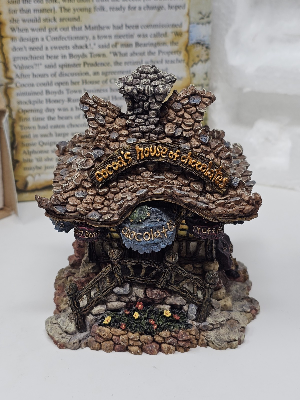 Boyd’s Town Cocoa’s House of Chocolate with pc #3E/2388 with box & certificate