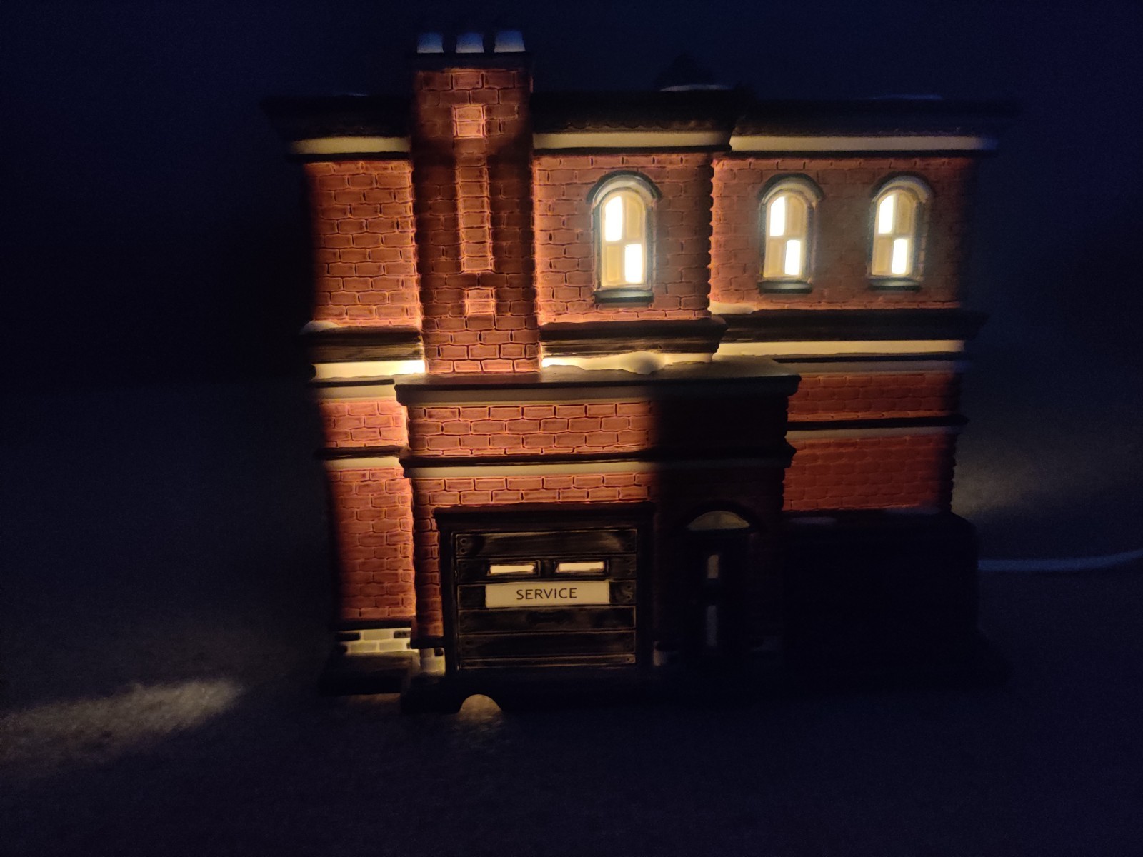 Department 56 Harley Davidson City Dealership Snow Village 59202 Lights Up