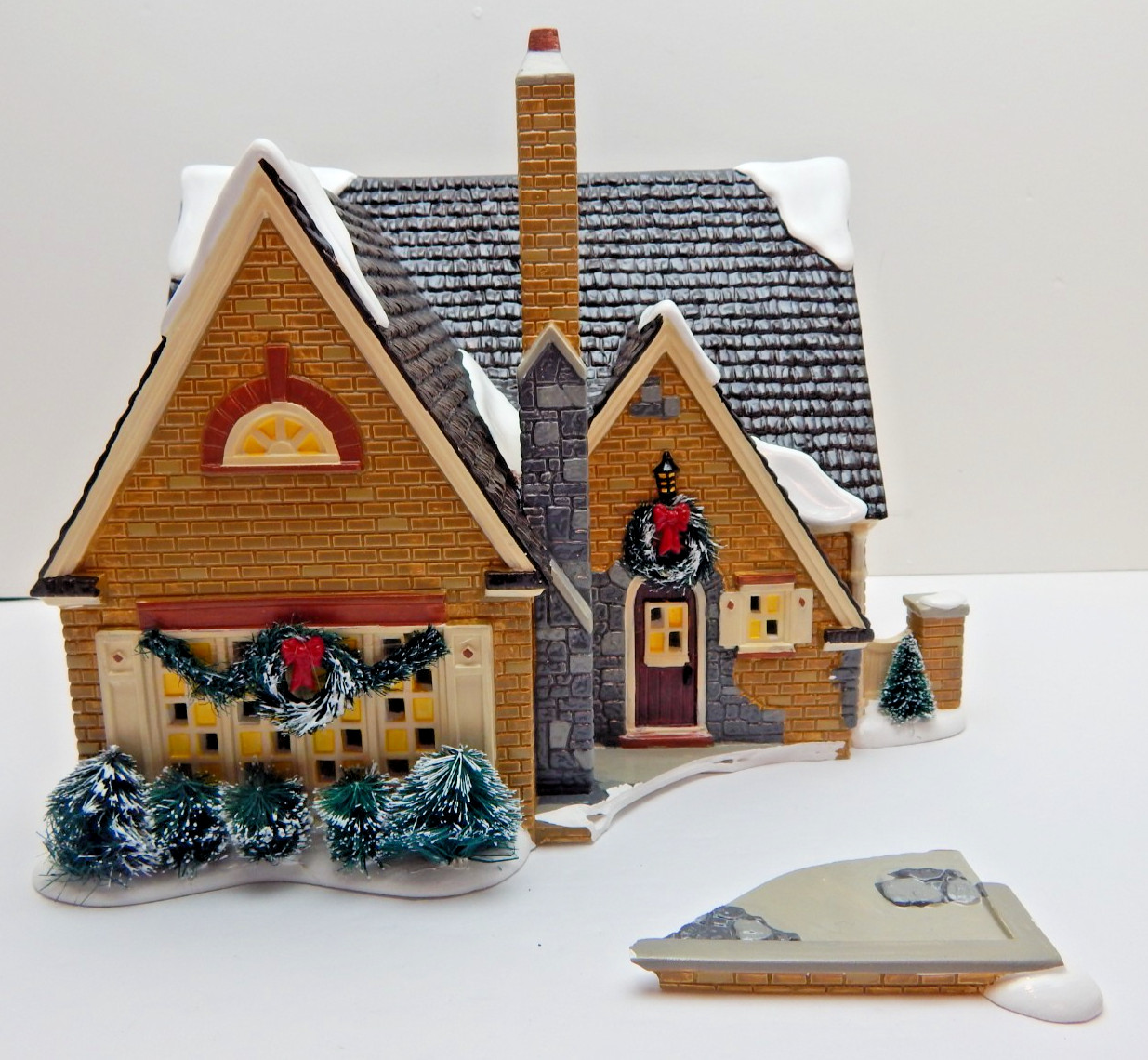 Dept 56 The Original Snow Village Stratford Tan #4036566PP w/Lt Cd/Bx/Slv (6