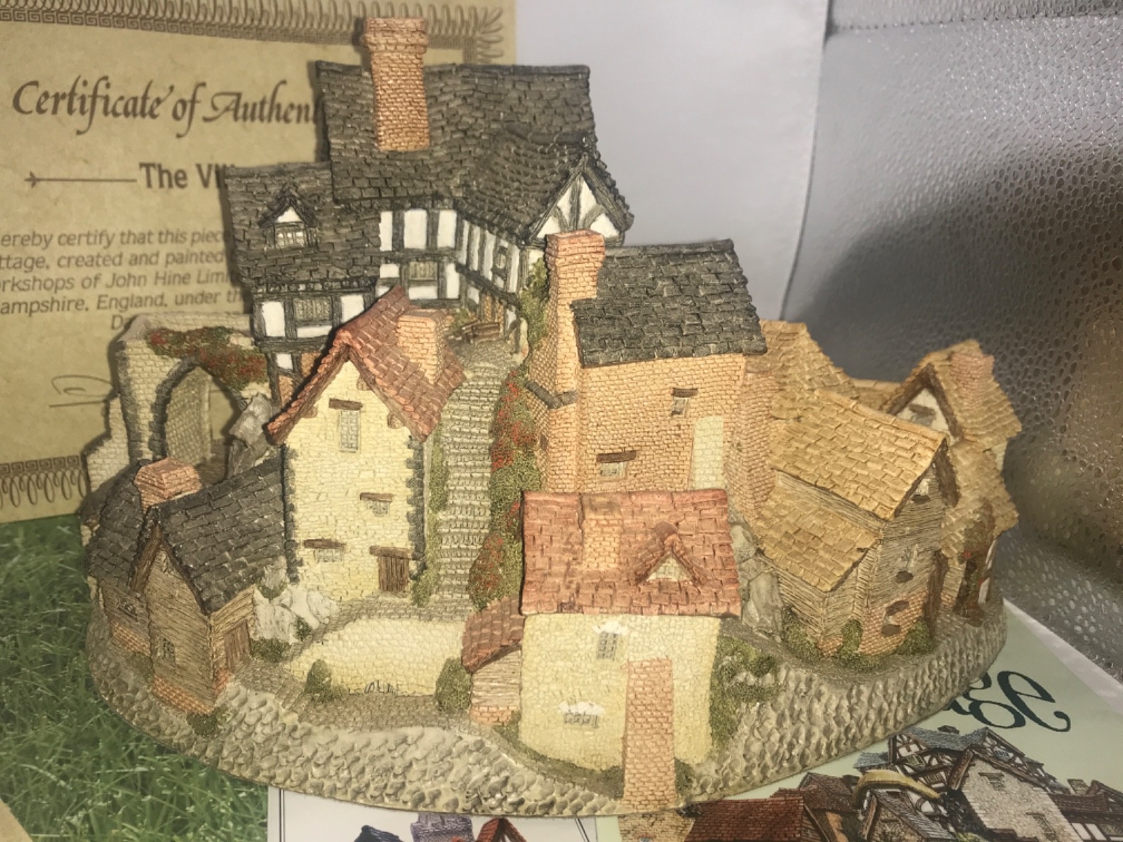 David Winter THE VILLAGE Very Large Piece W COA. 1981 Vintage Retired