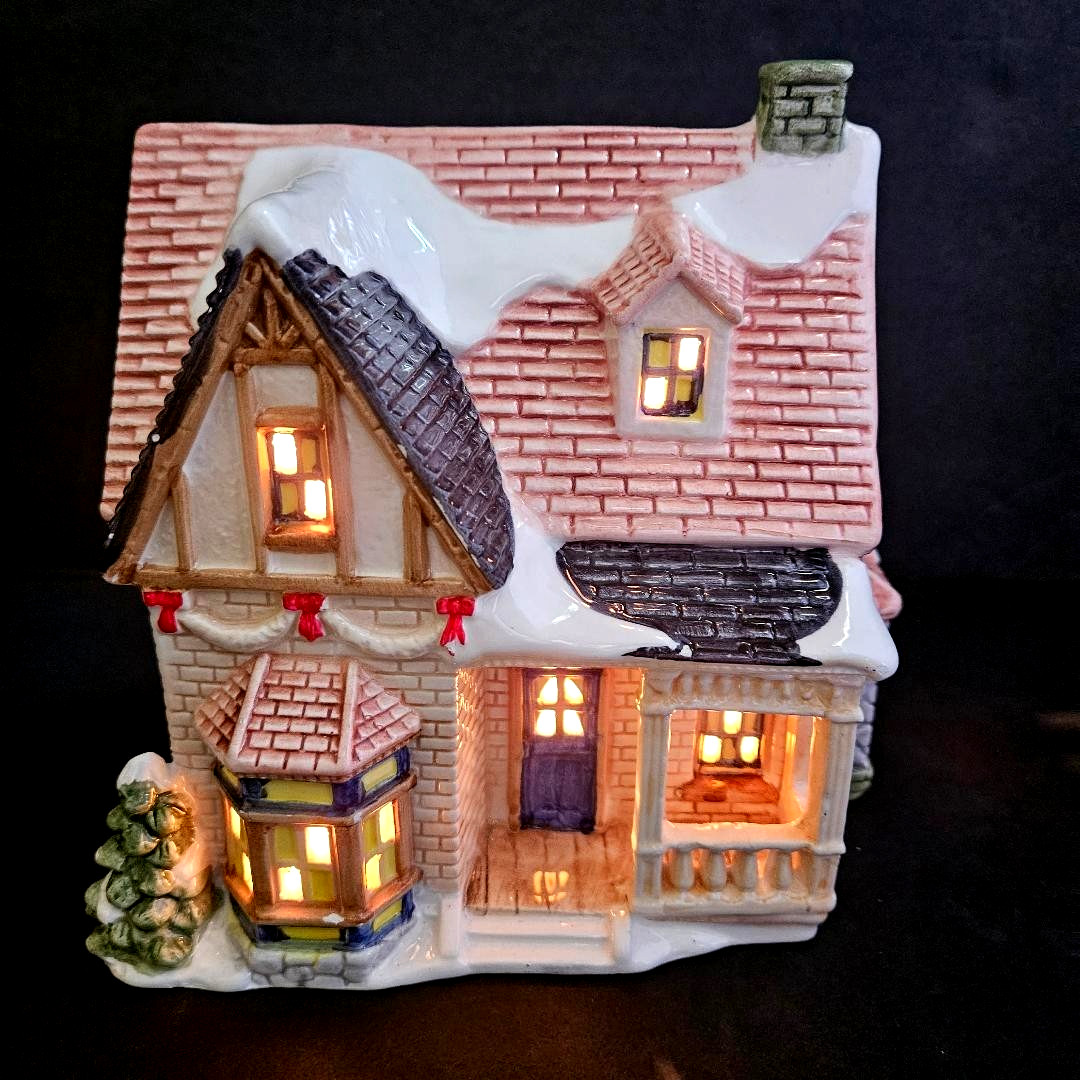 Vintage Christmas On Main Street, Dickens’s England House, w/ Power Cord & Bulb.