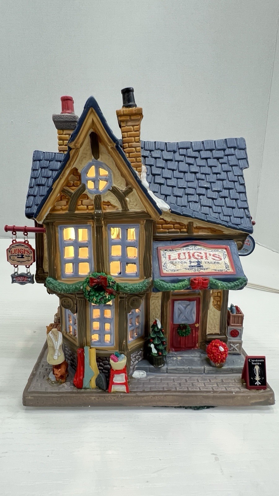 Lemax Holidays & Seasons “Luigi’s Custom Tailor” 35543 Retired 2013 RARE And NEW